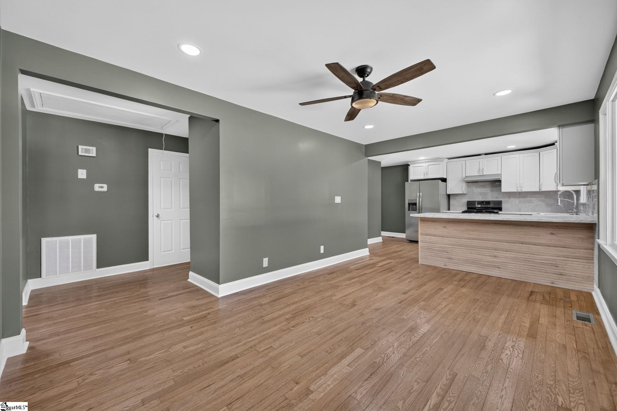 616 Carey Street Property Photo 5