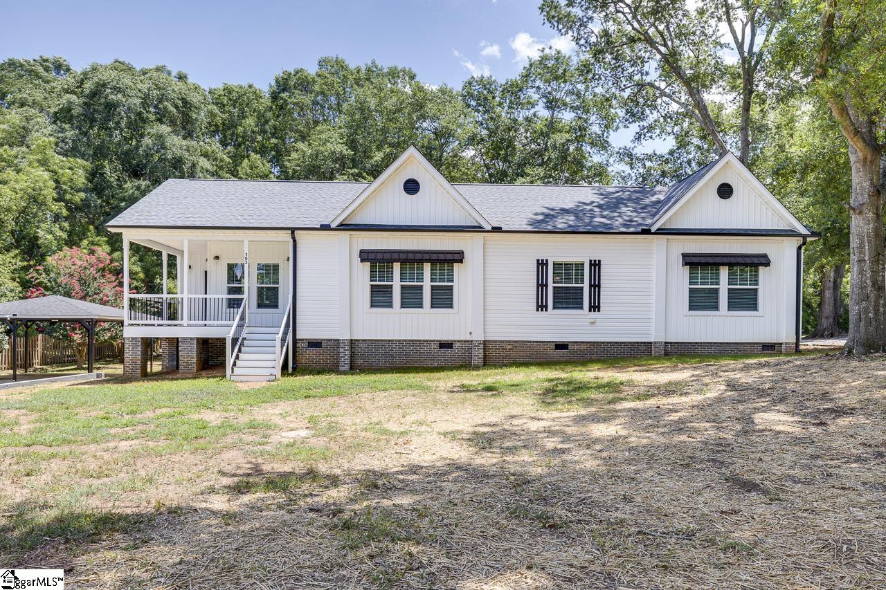 103 Cedar Drive Property Photo 2