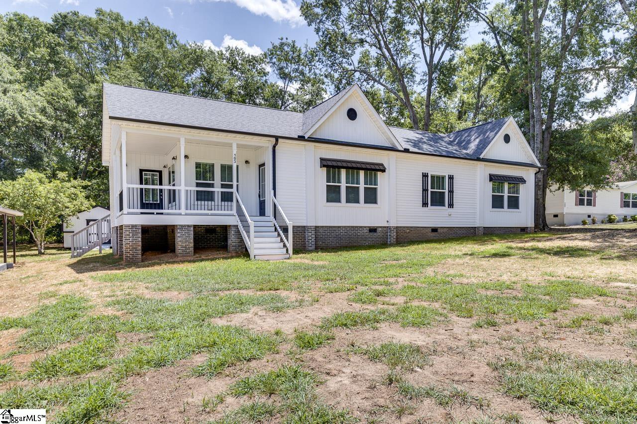 103 Cedar Drive Property Photo 4