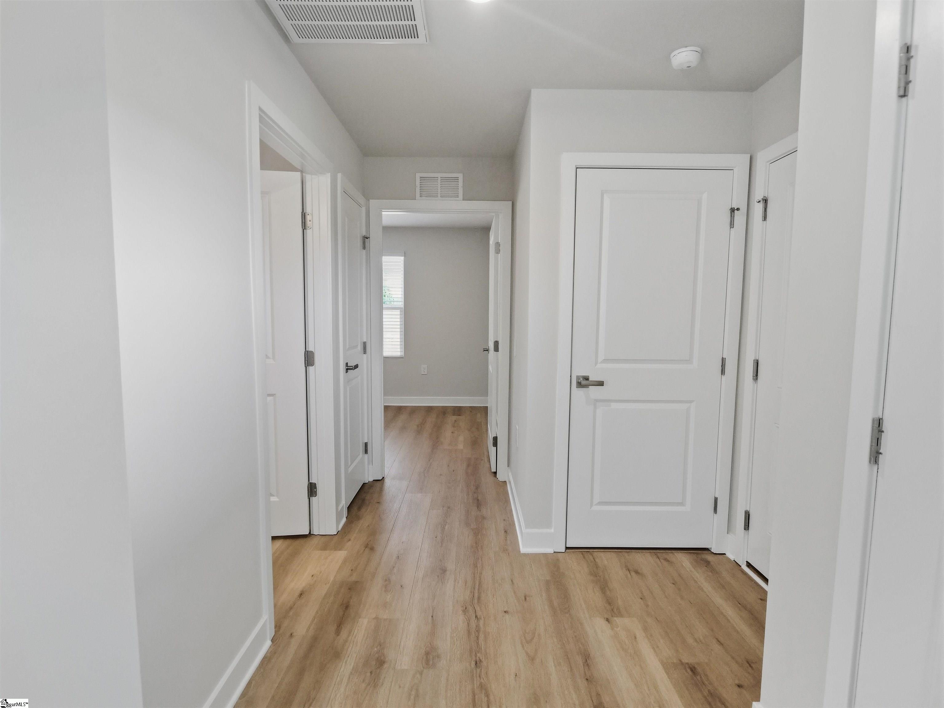 1597406 Property Photo 4