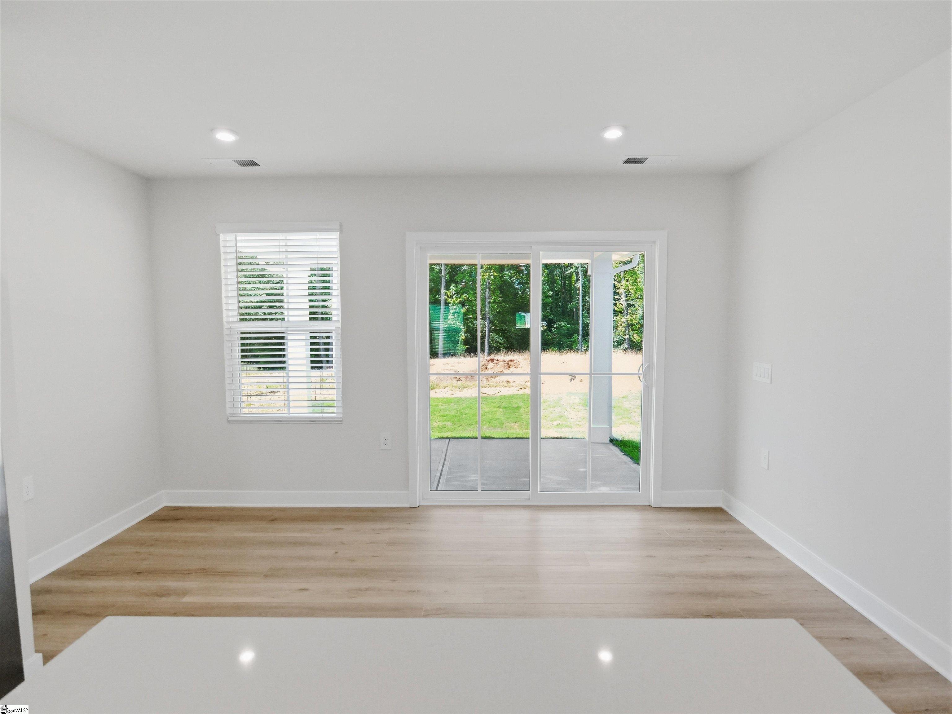 1597406 Property Photo 14