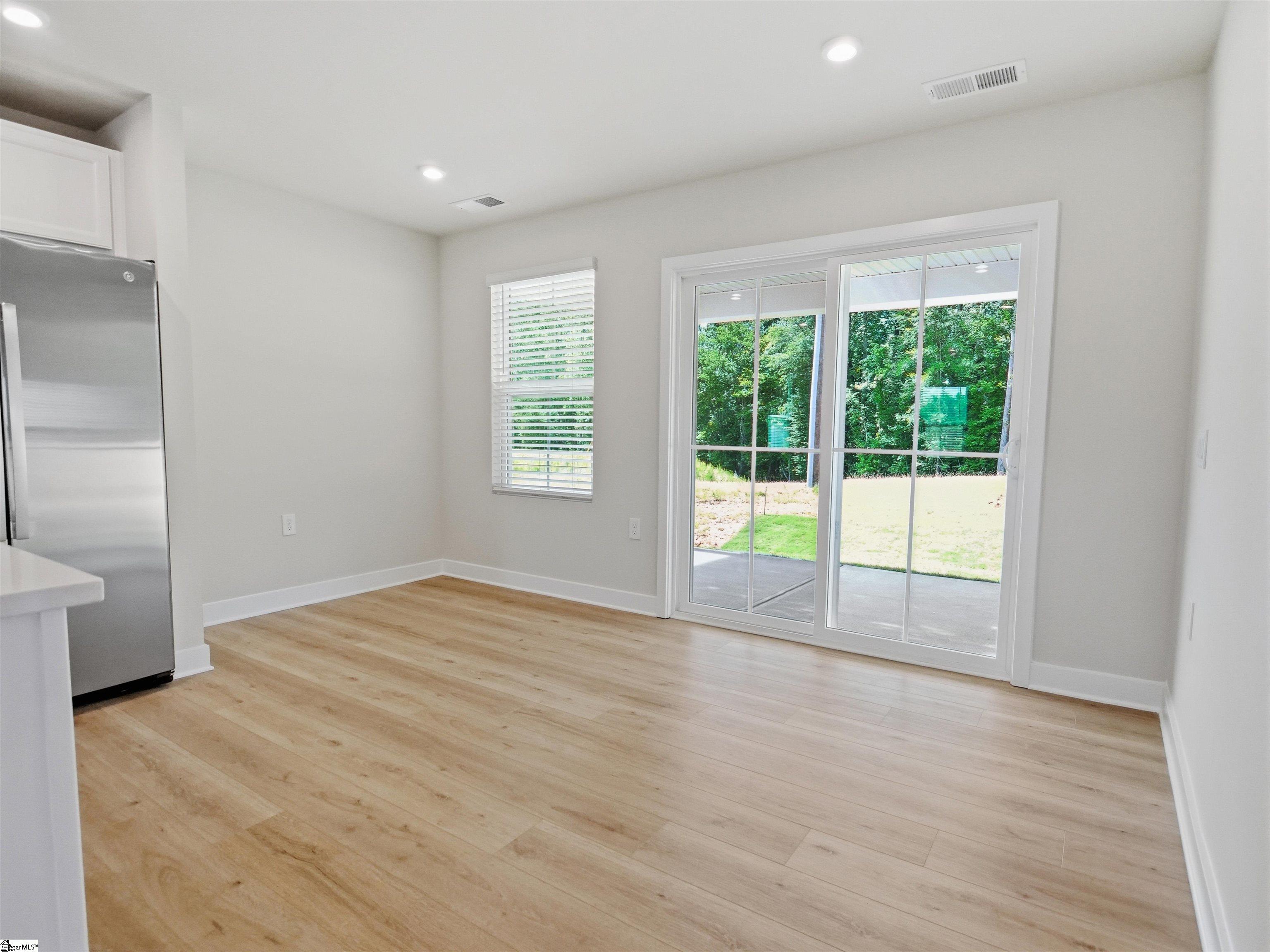 1597406 Property Photo 15