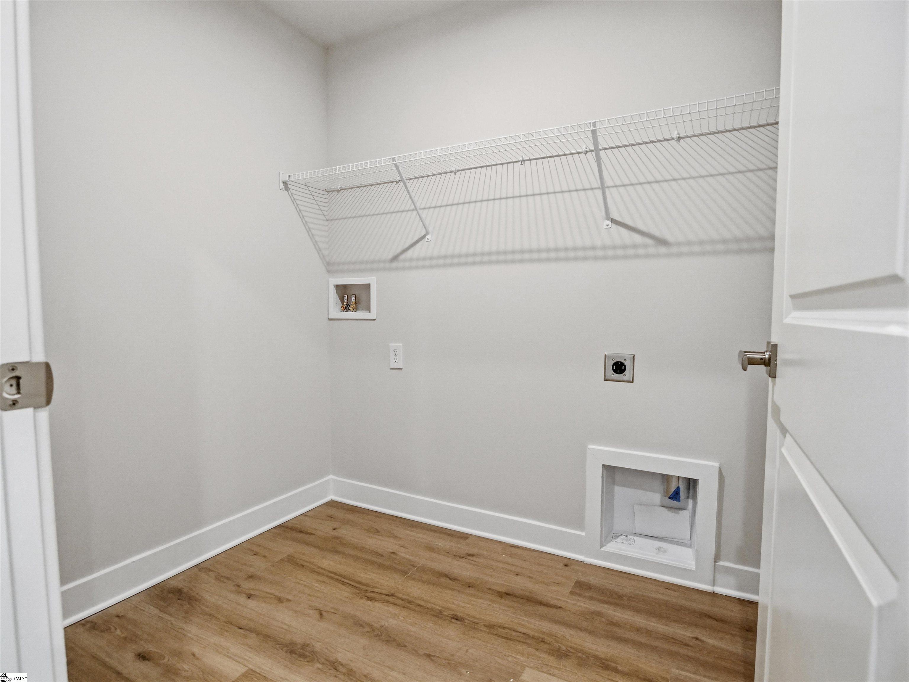 1597406 Property Photo 17