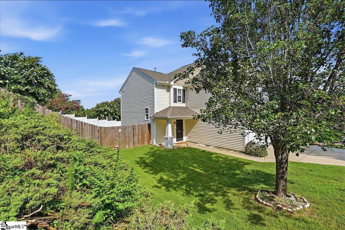 503 Laurel Meadows Parkway Property Photo 3