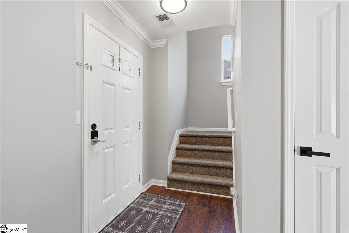 503 Laurel Meadows Parkway Property Photo 5