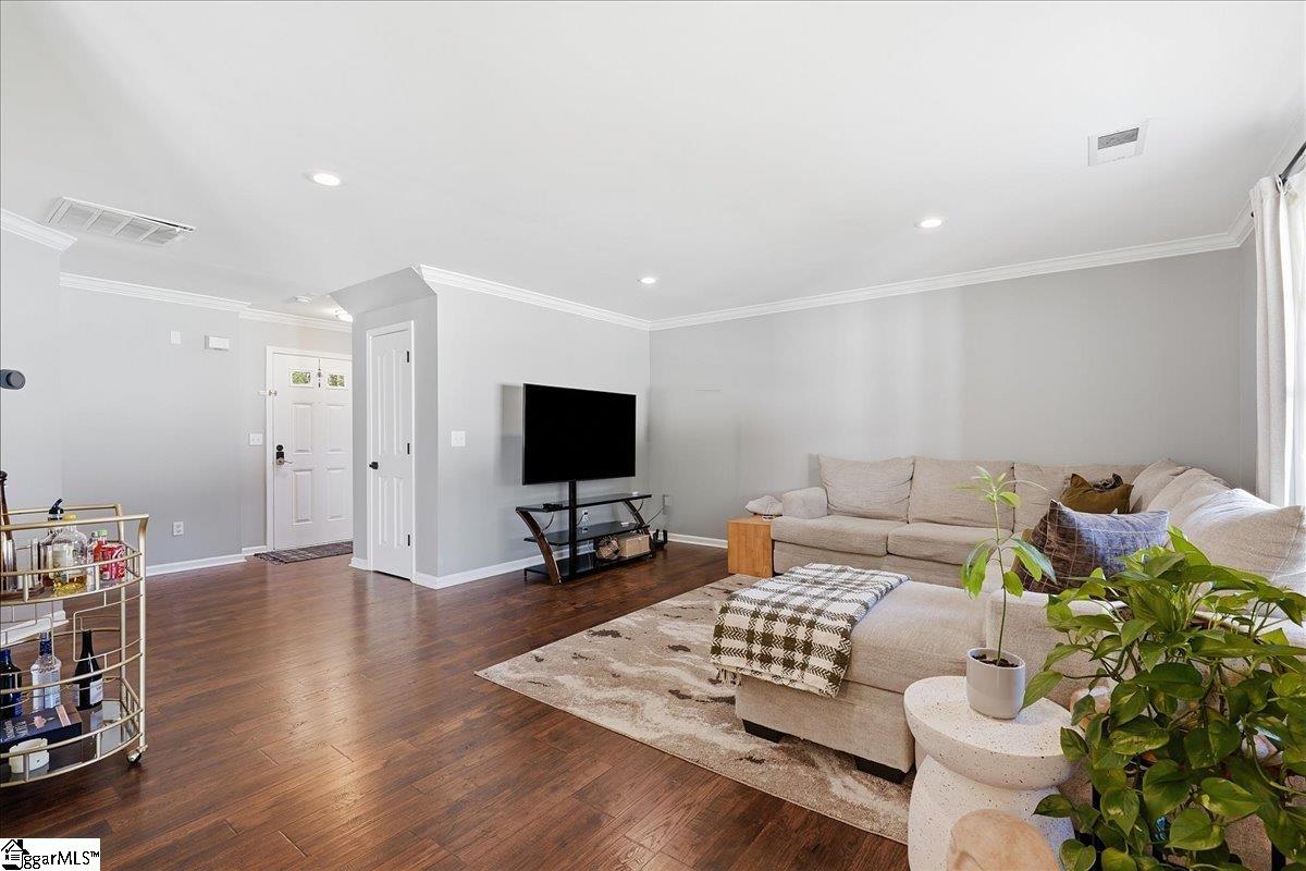 503 Laurel Meadows Parkway Property Photo 8