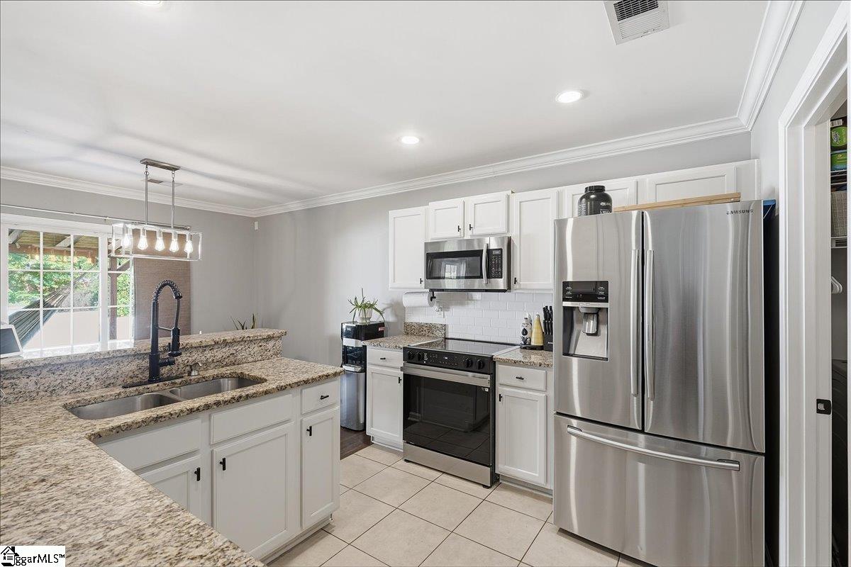 503 Laurel Meadows Parkway Property Photo 11