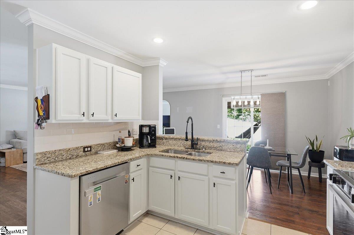 503 Laurel Meadows Parkway Property Photo 12