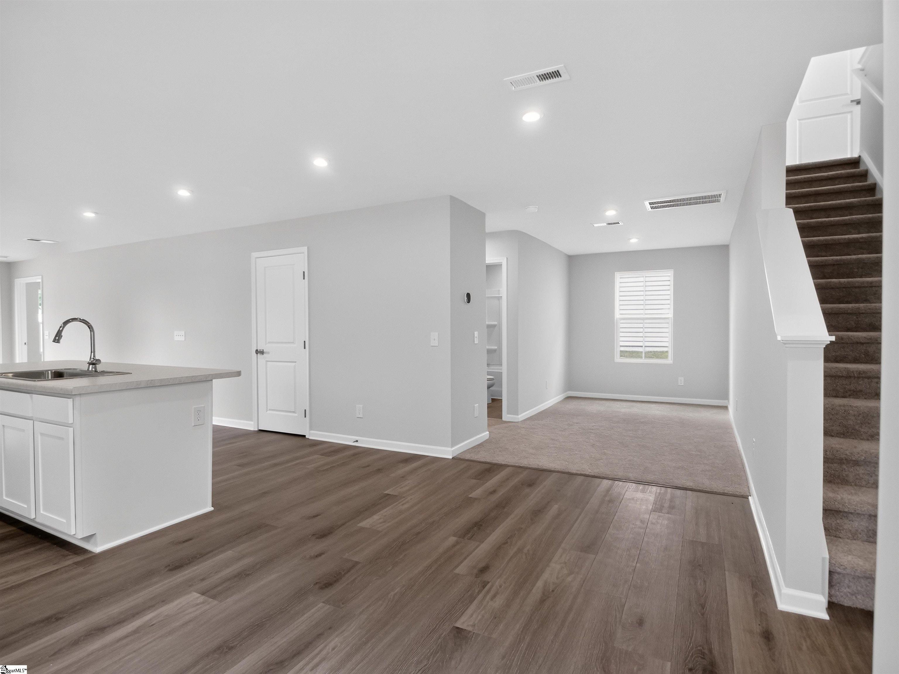 1597414 Property Photo 7