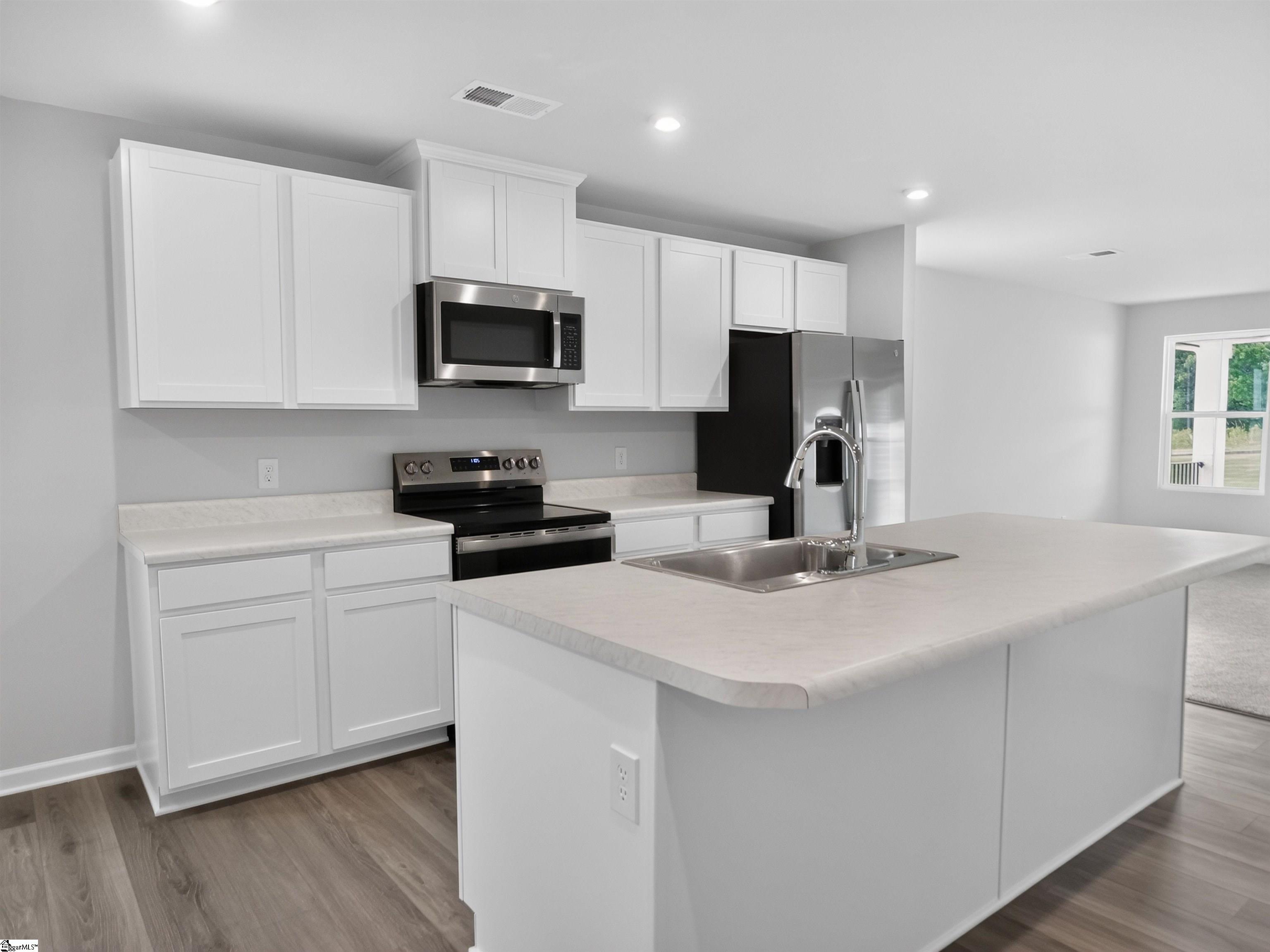 1597414 Property Photo 15