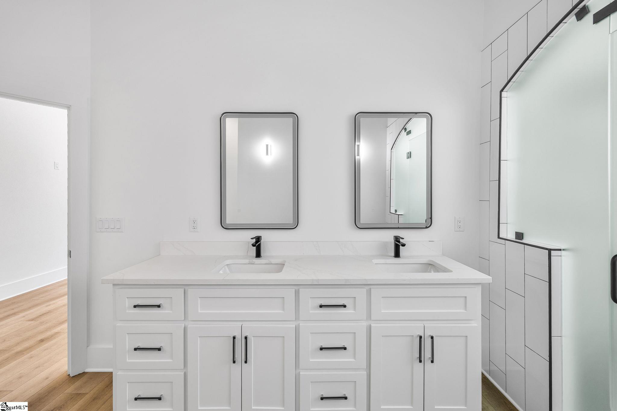 407 Raymond Street Property Photo 18