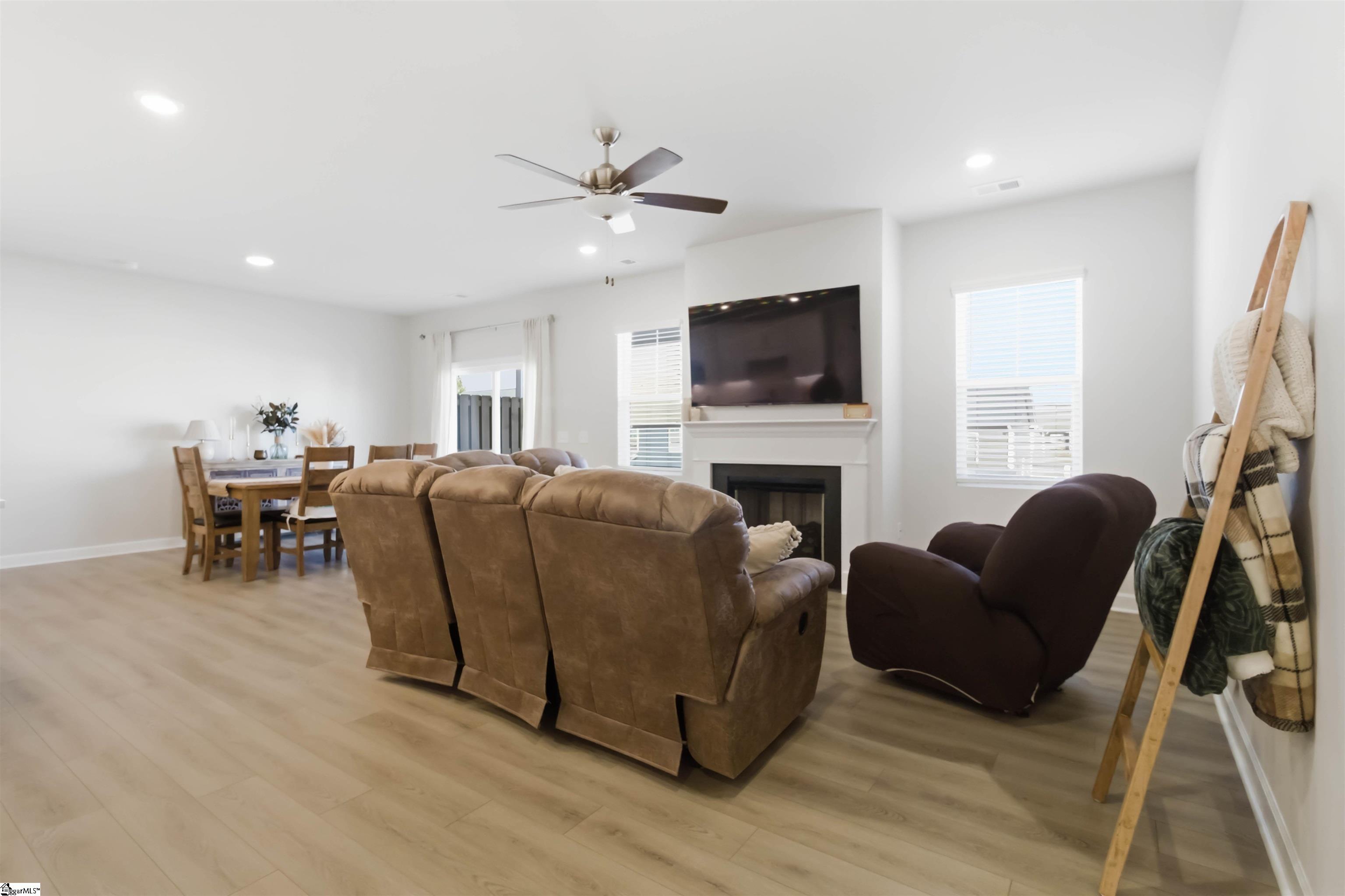 218 Crimson Tree Court Property Photo 2