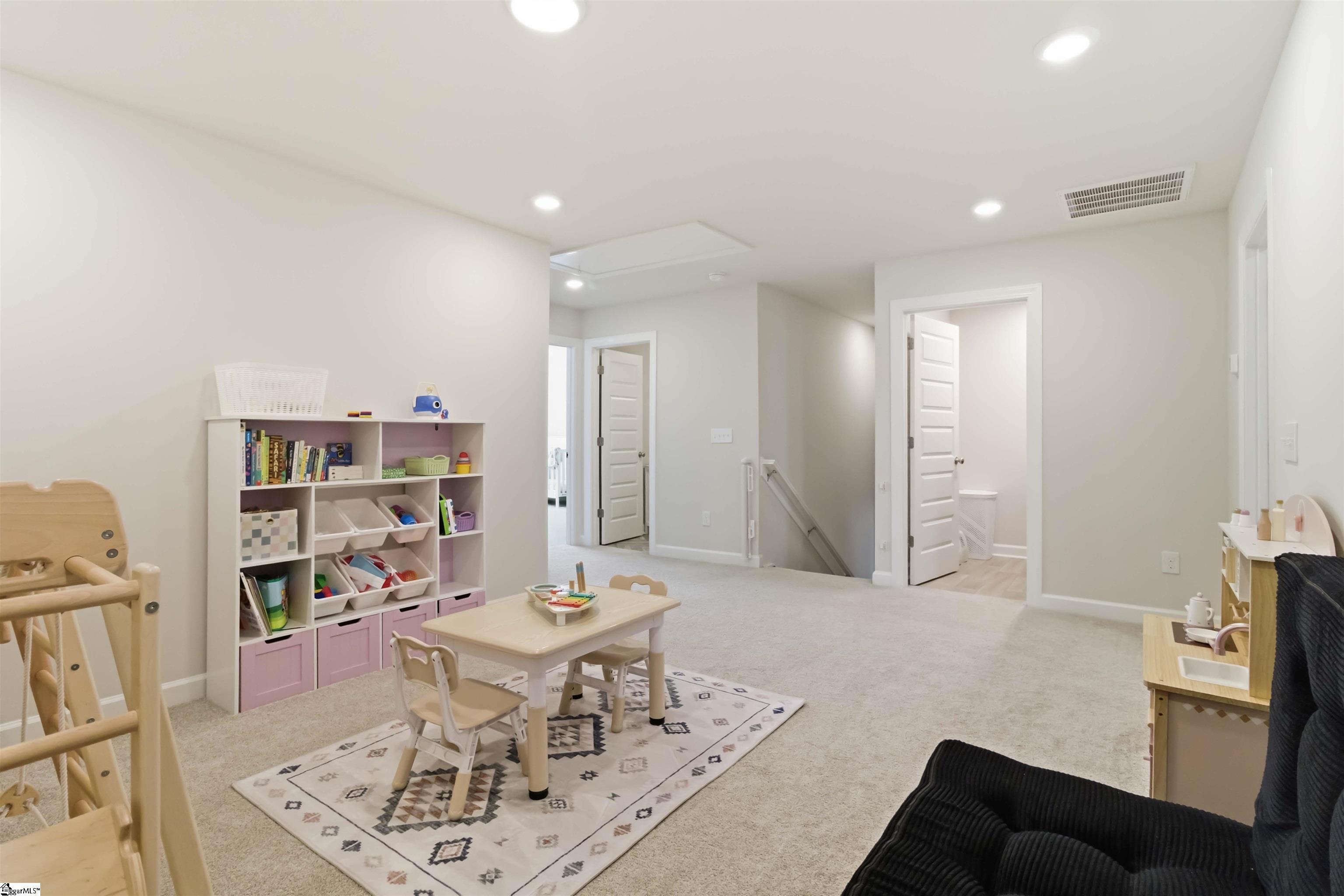 218 Crimson Tree Court Property Photo 4