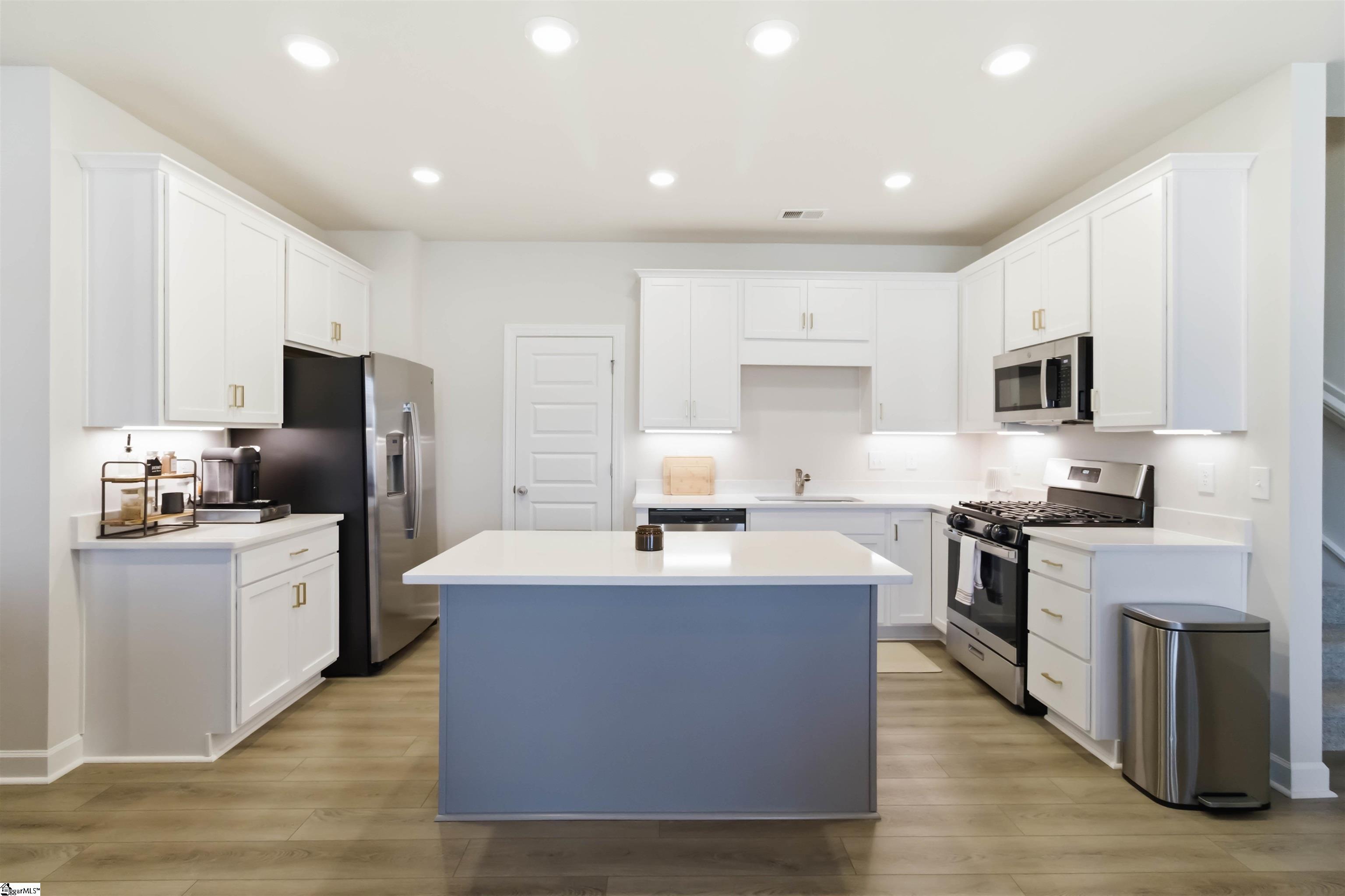 218 Crimson Tree Court Property Photo 8