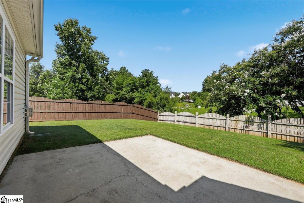 207 Grimes Drive Property Photo 6