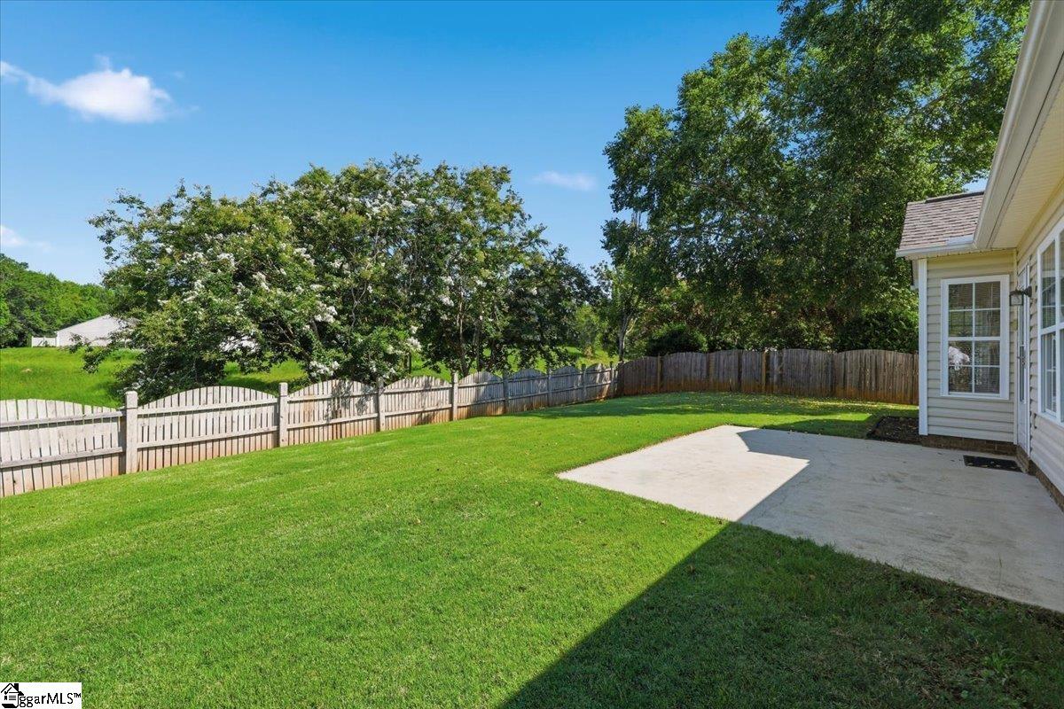207 Grimes Drive Property Photo 7