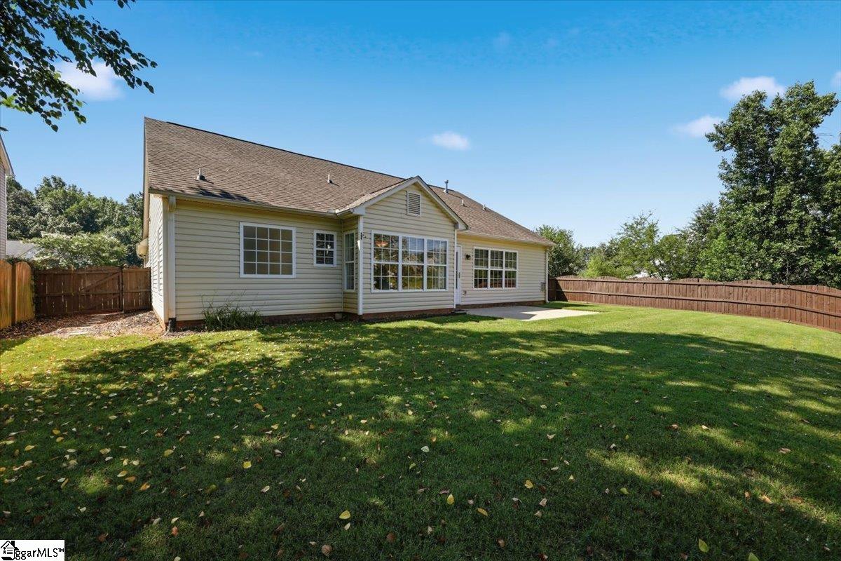207 Grimes Drive Property Photo 8