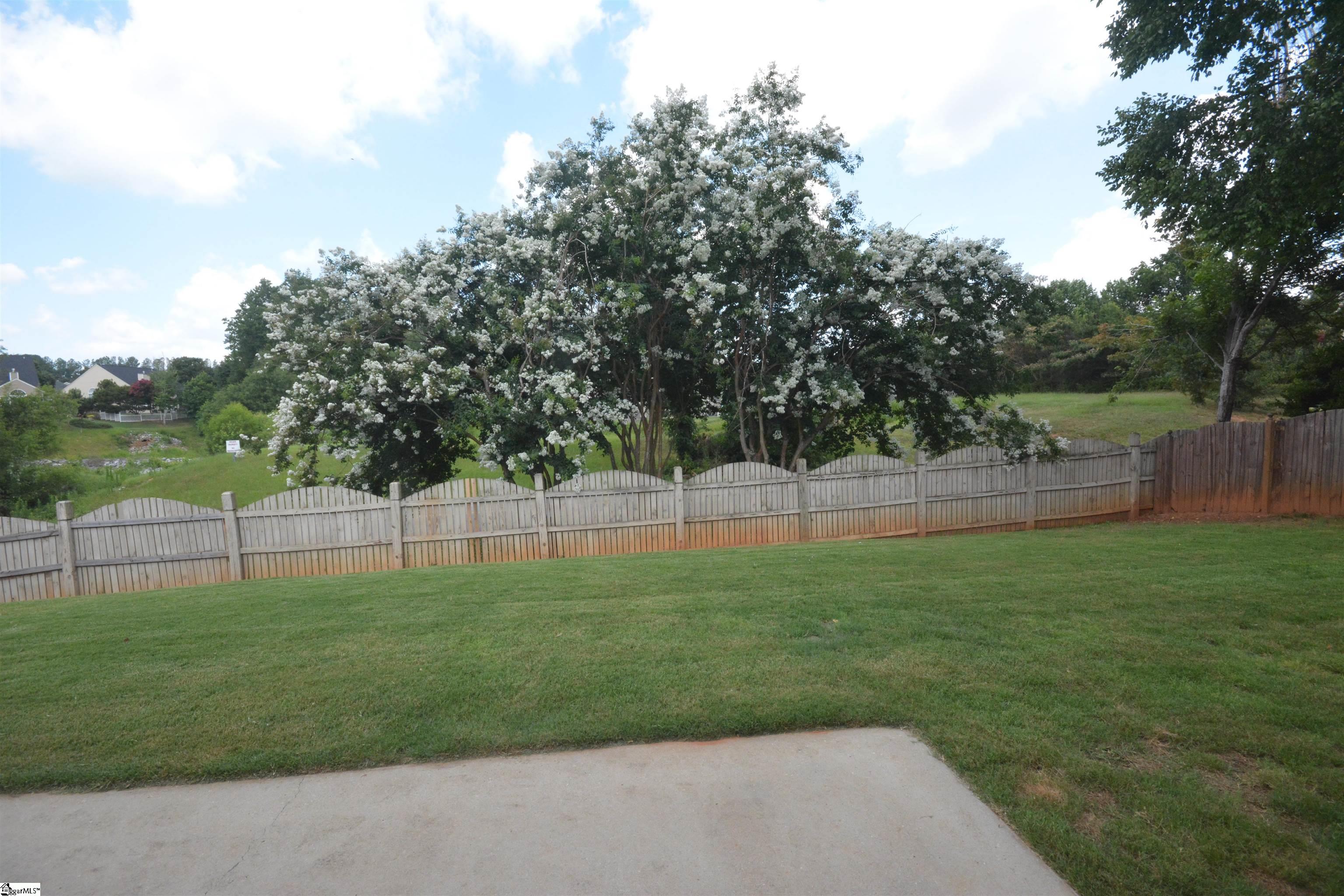 207 Grimes Drive Property Photo 9