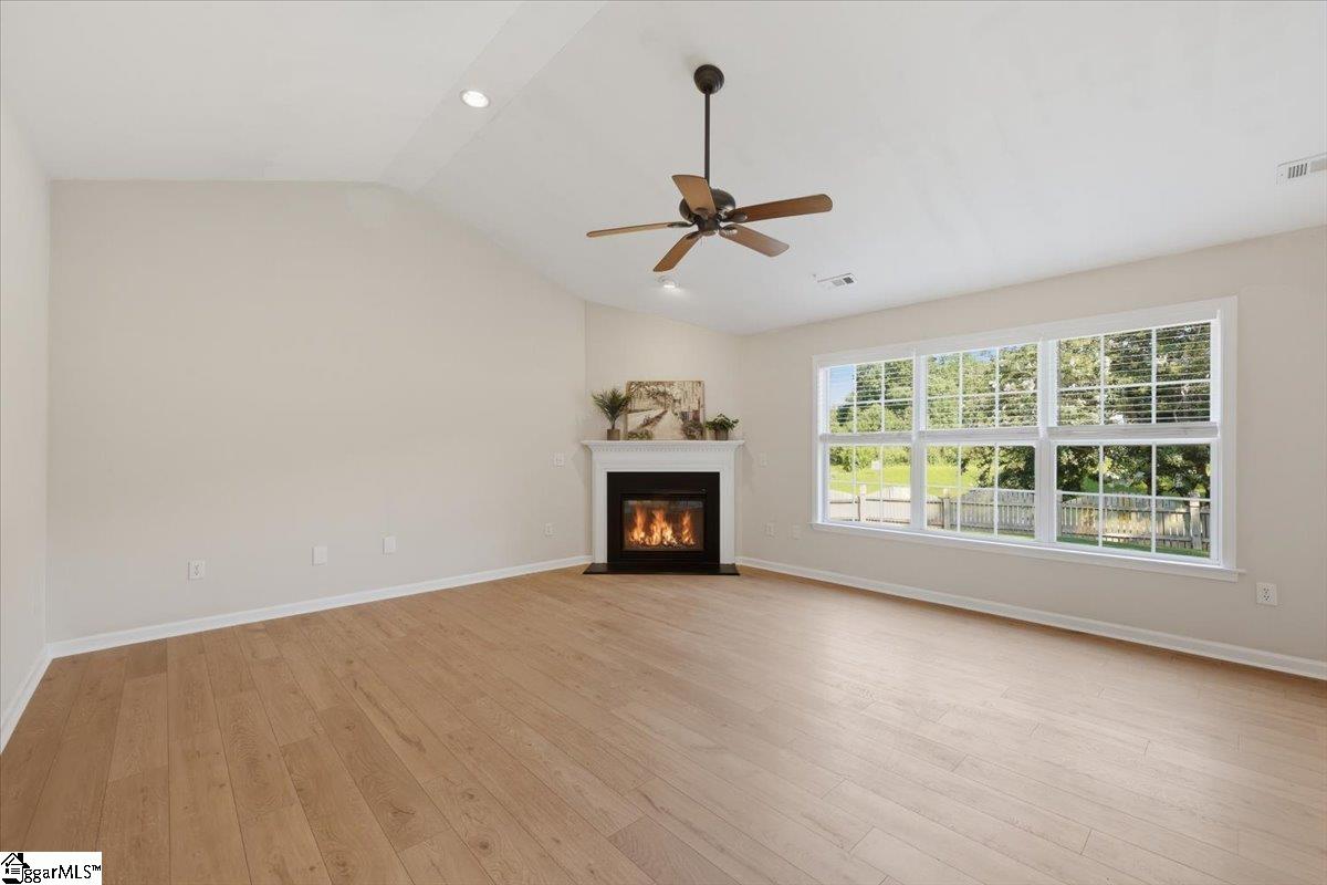 207 Grimes Drive Property Photo 15