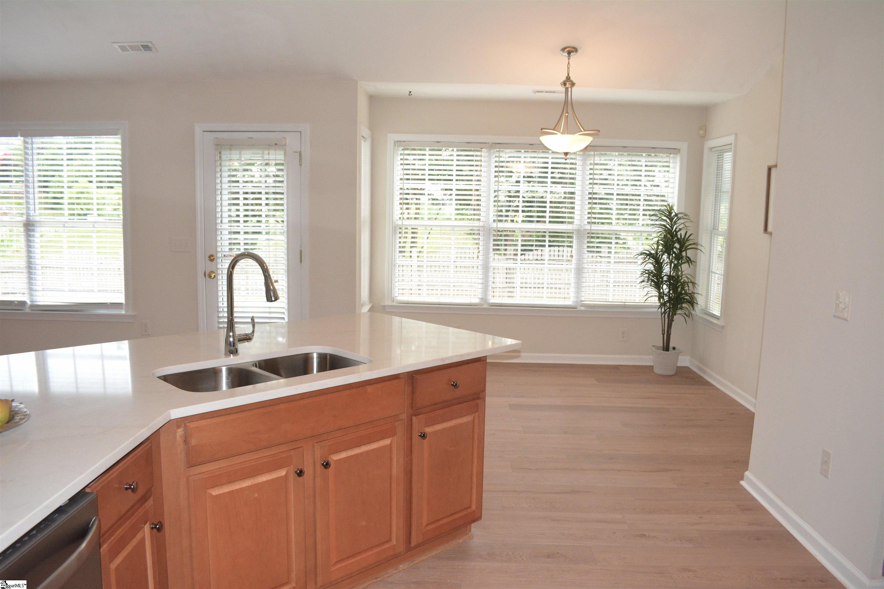 207 Grimes Drive Property Photo 20