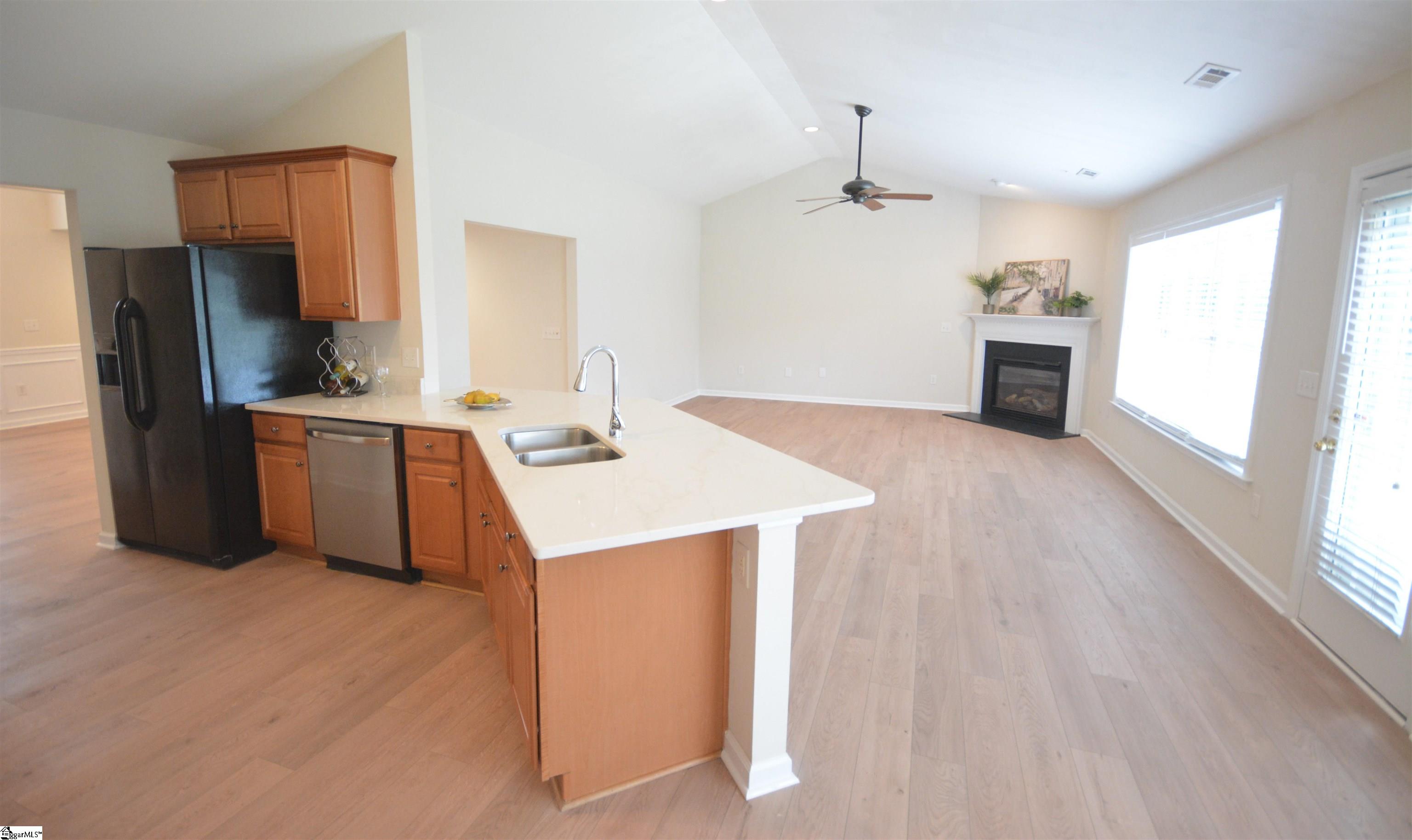 207 Grimes Drive Property Photo 21