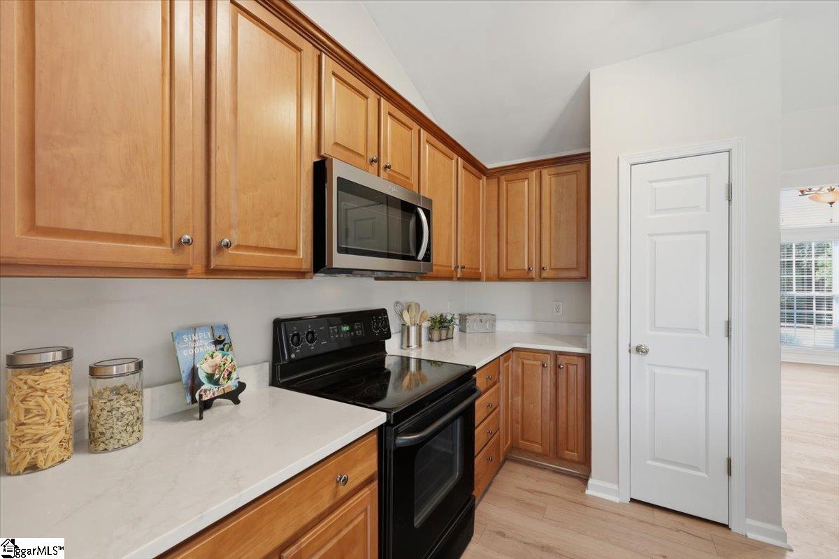 207 Grimes Drive Property Photo 22
