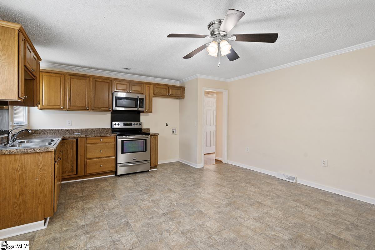 107 Grove Street Property Photo 3