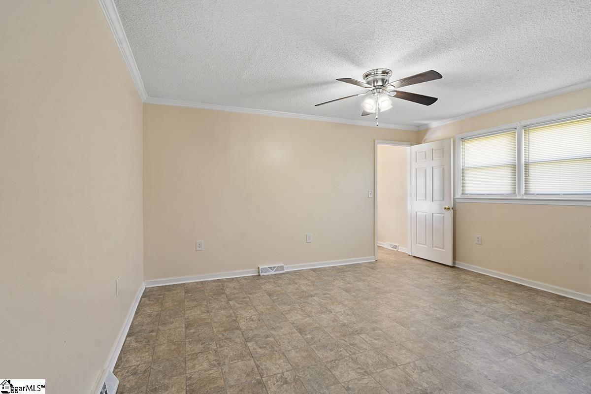 107 Grove Street Property Photo 4