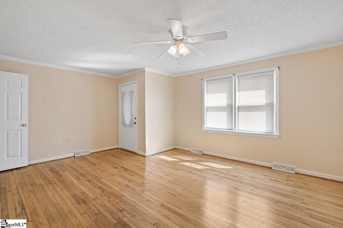 107 Grove Street Property Photo 6