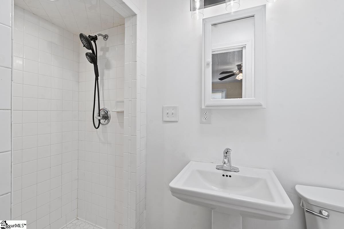 107 Grove Street Property Photo 8