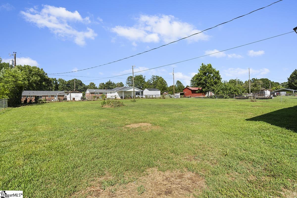 107 Grove Street Property Photo 13