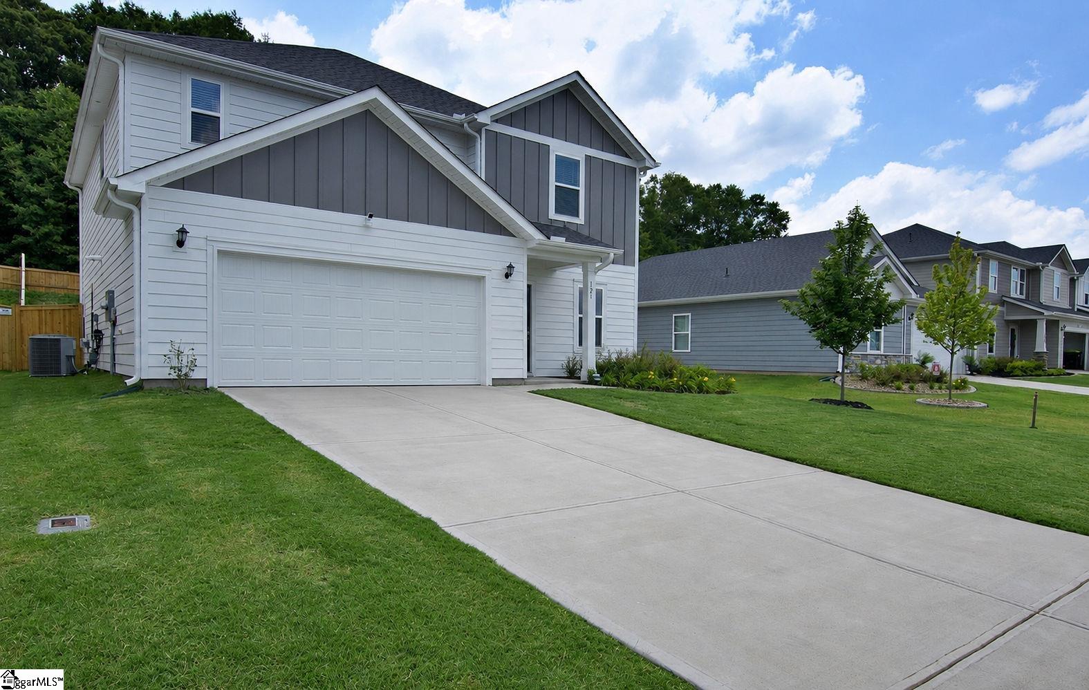 121 Willoughby Way Property Photo 3