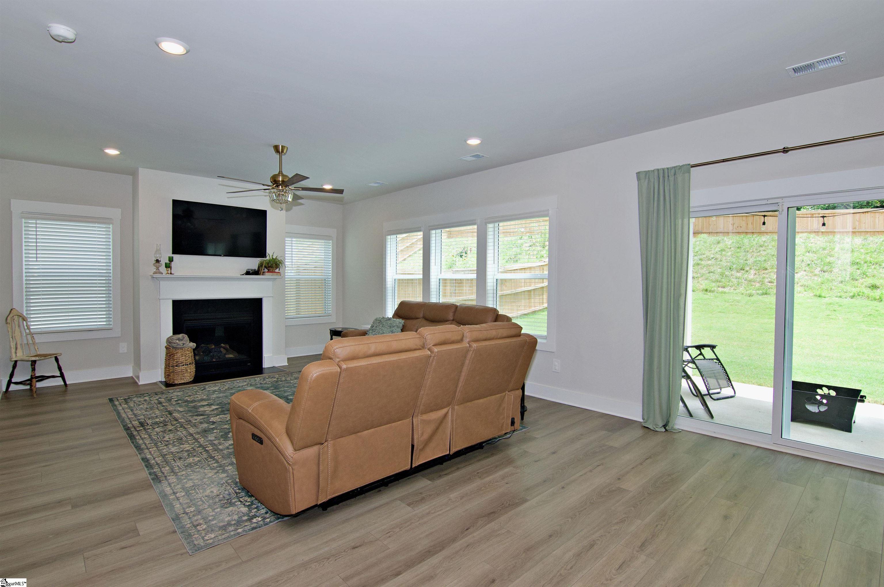 121 Willoughby Way Property Photo 18
