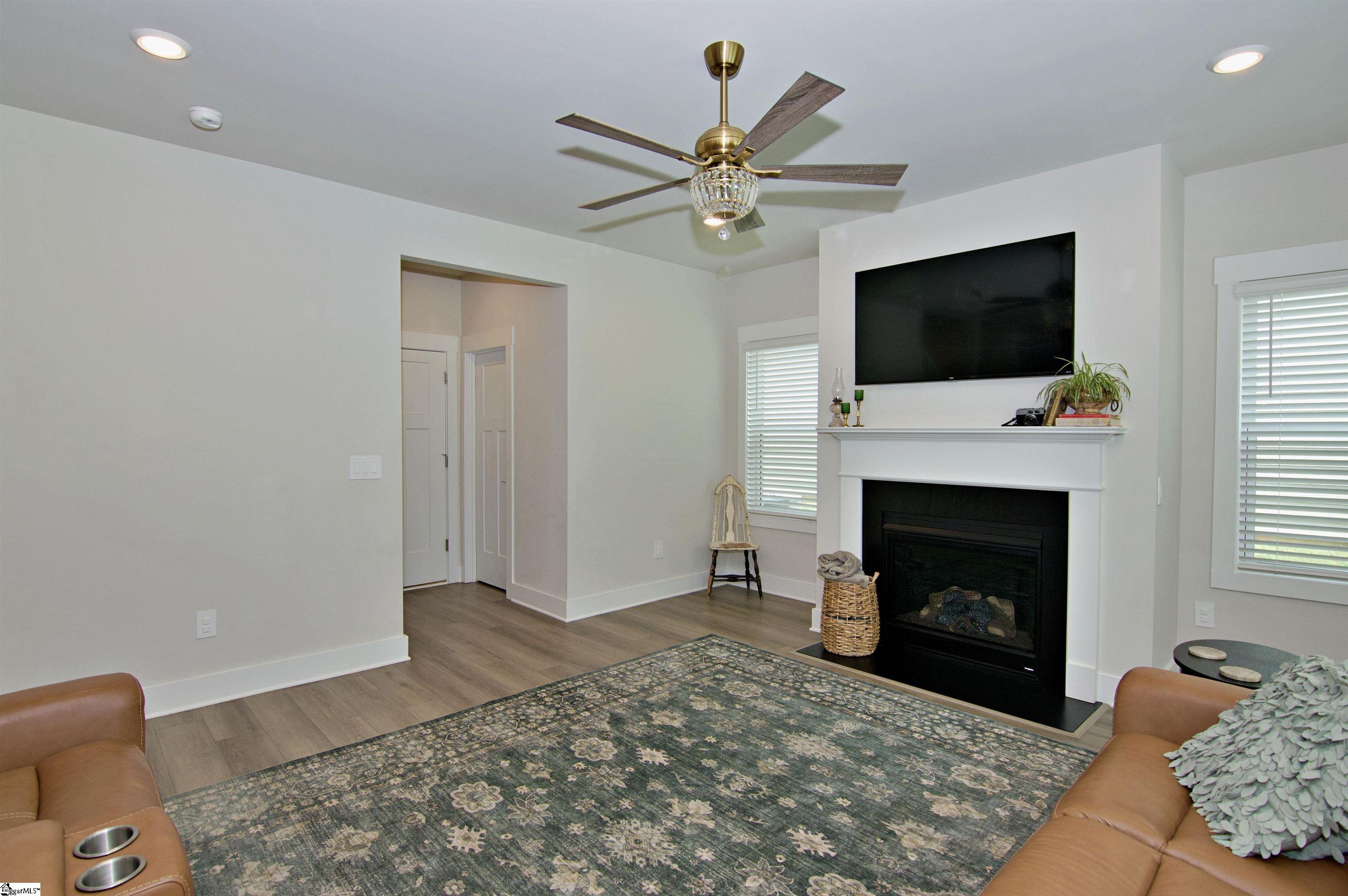 121 Willoughby Way Property Photo 22