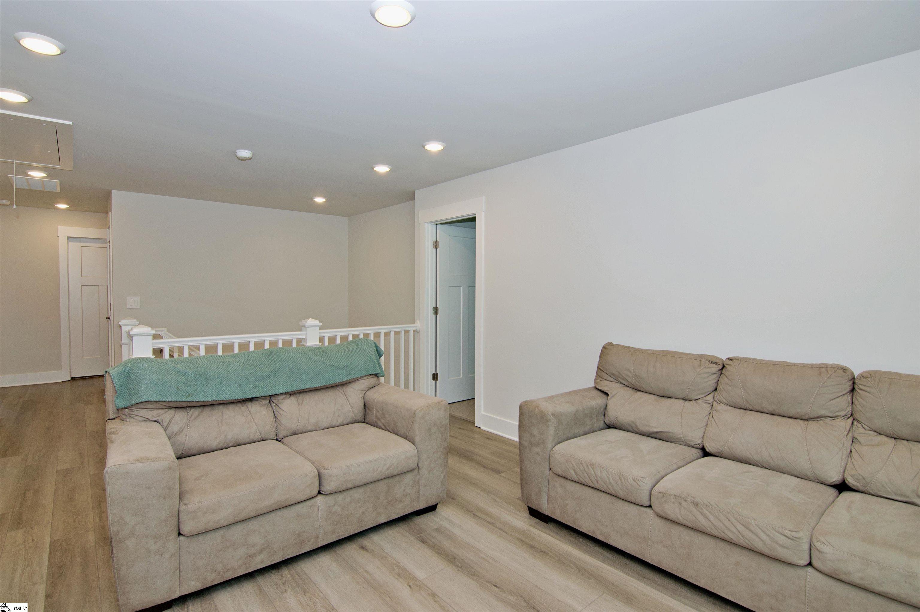 121 Willoughby Way Property Photo 26