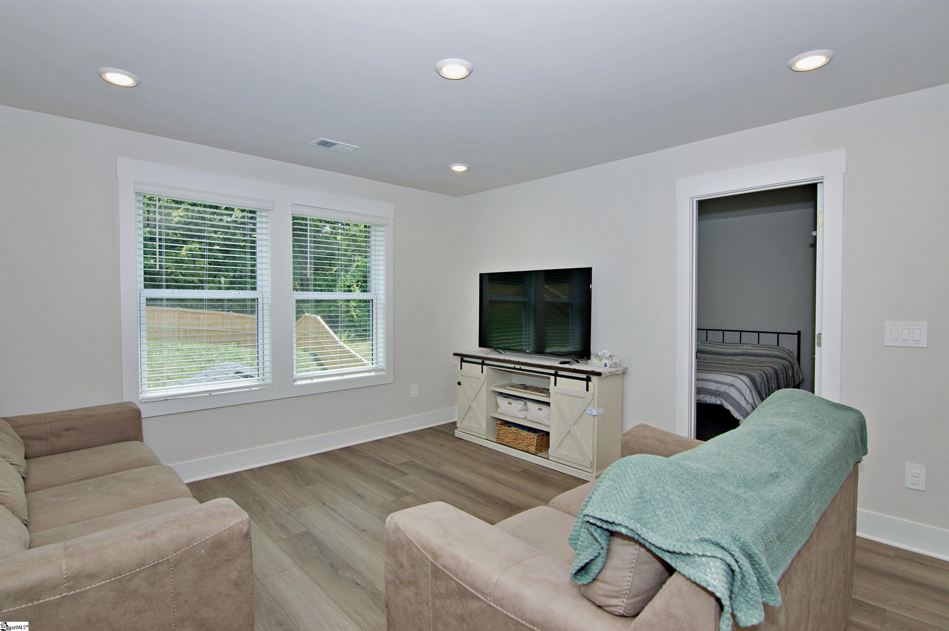 121 Willoughby Way Property Photo 27
