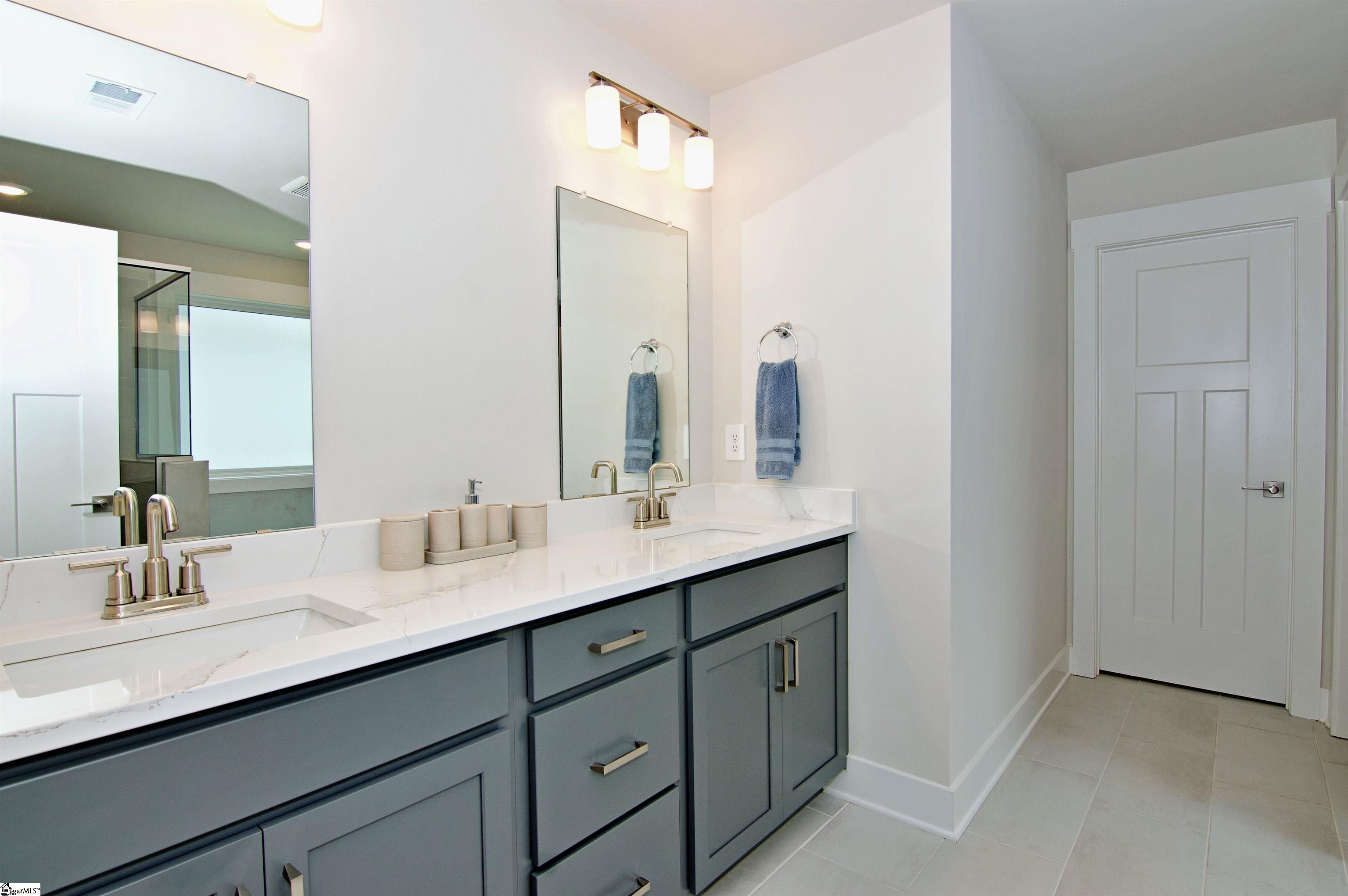 121 Willoughby Way Property Photo 31
