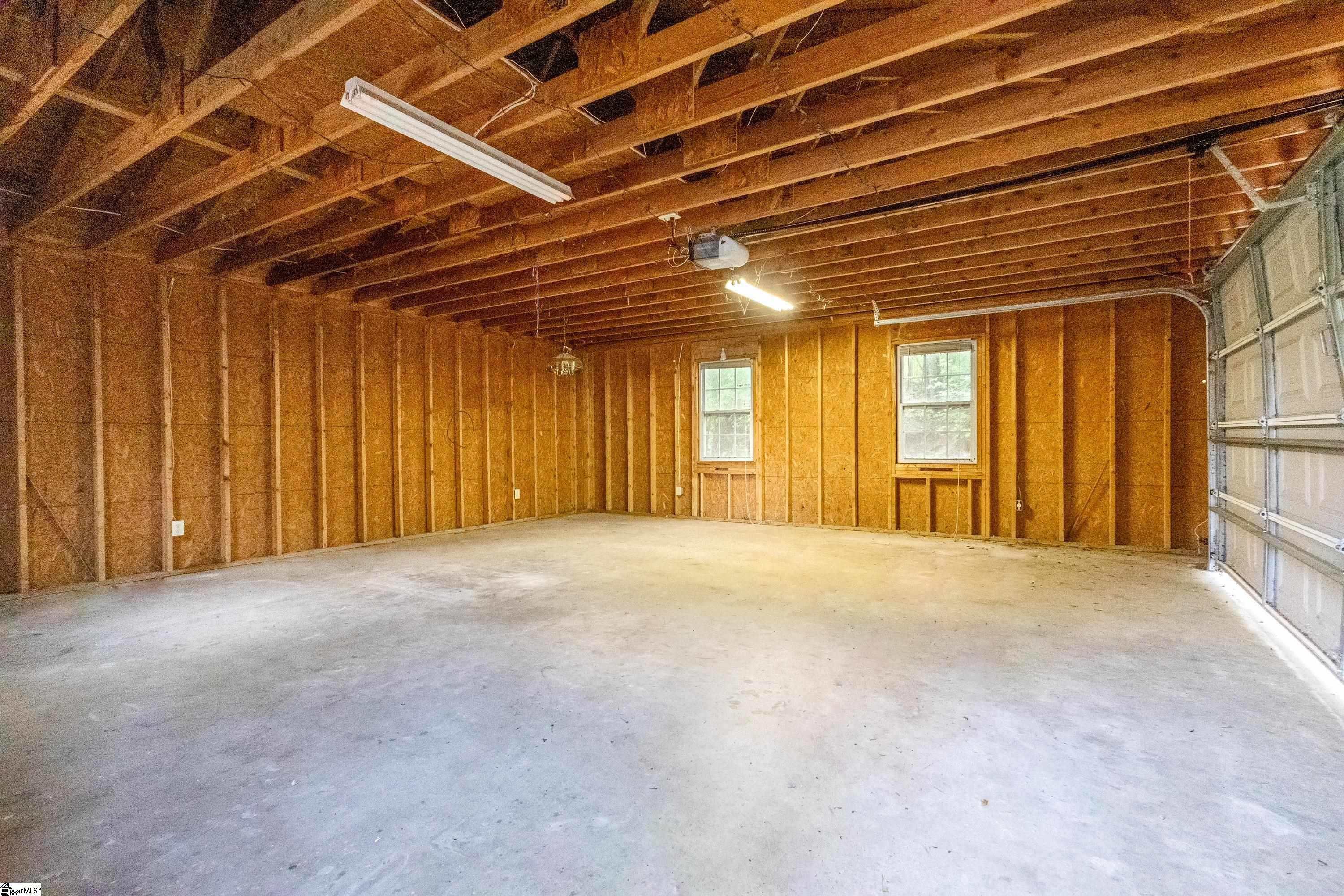 500 W Rutherford Street Property Photo 6
