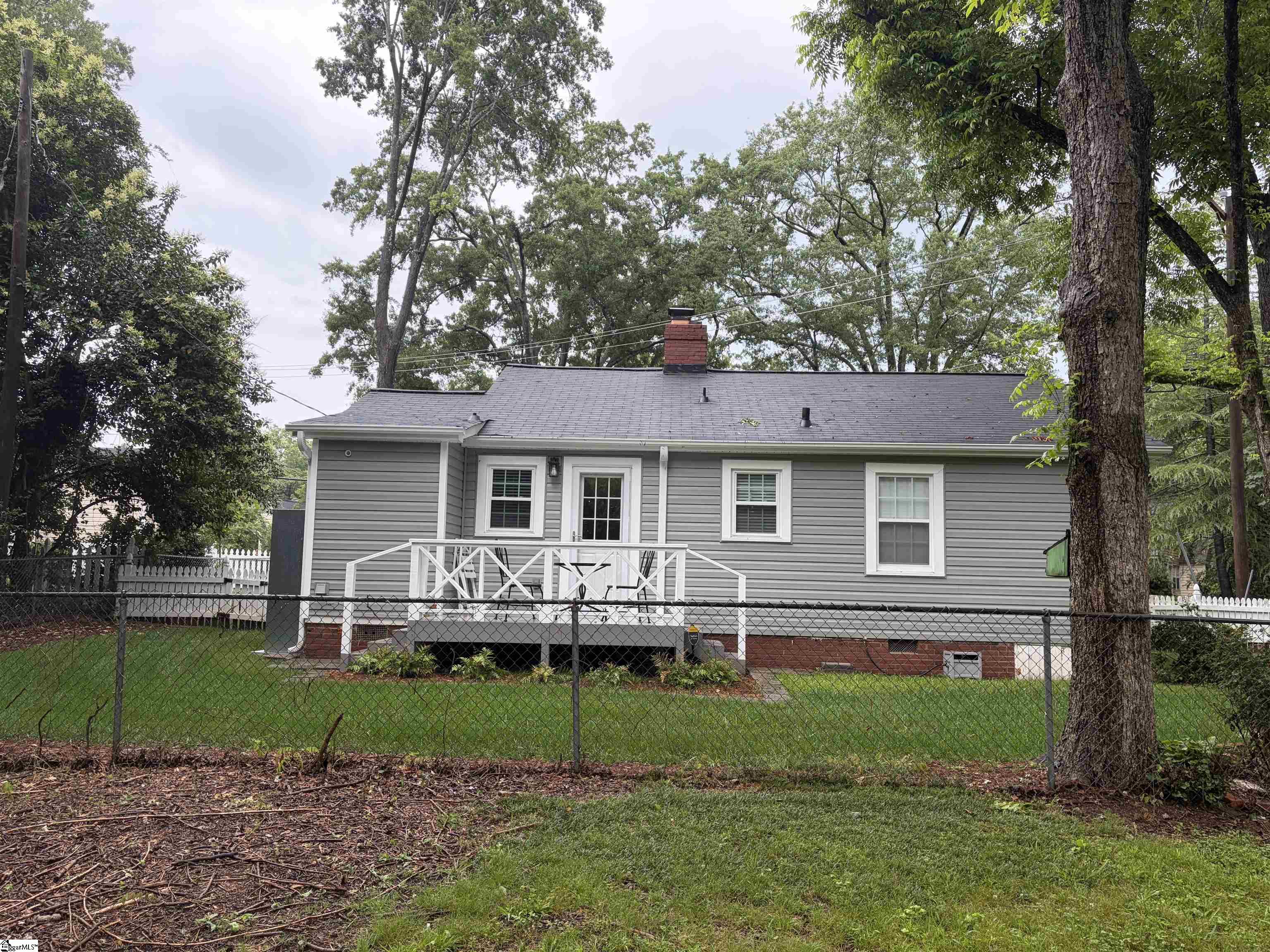 407 North Street Property Photo 4