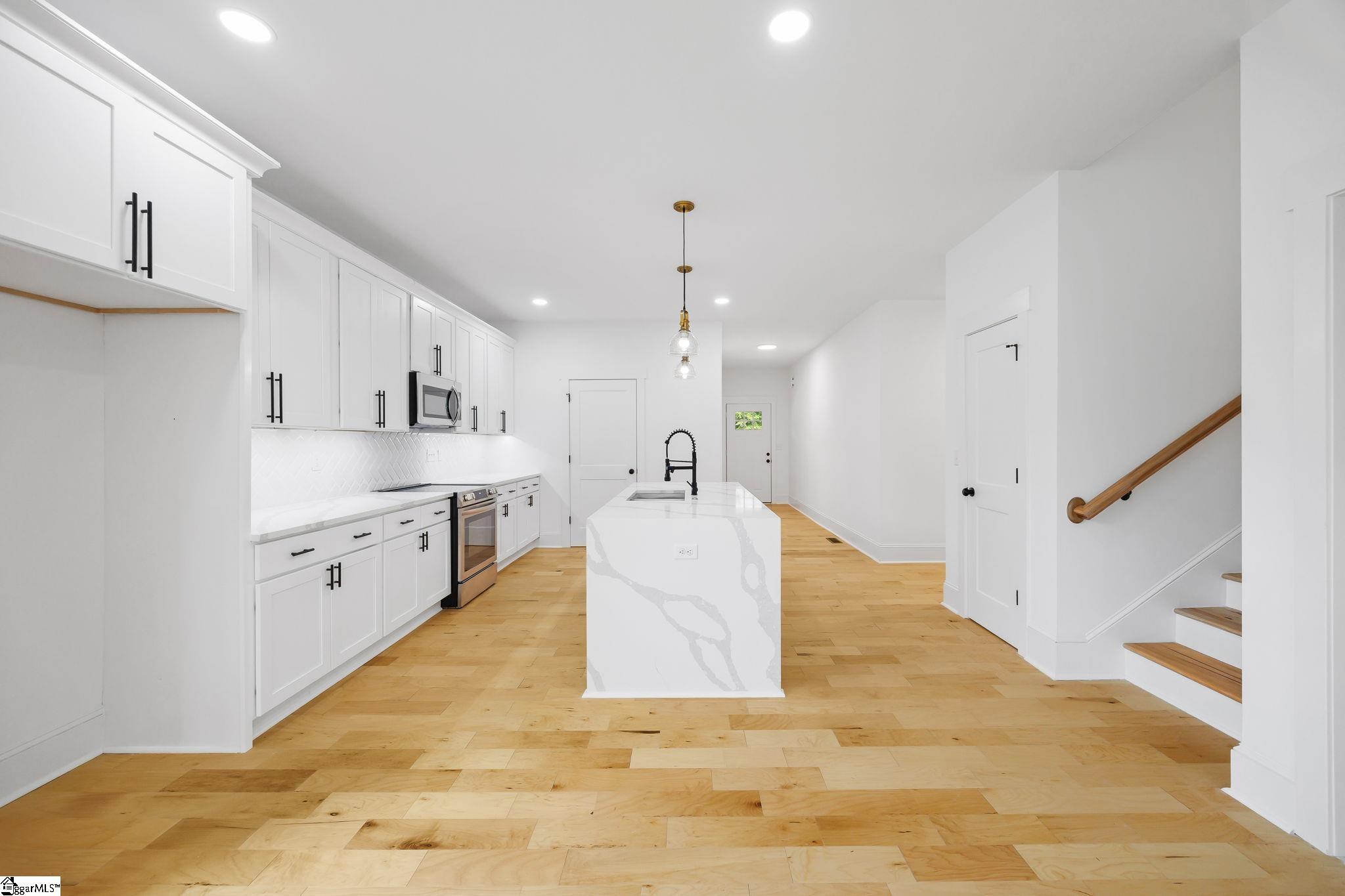 917 2nd Avenue Property Photo 8