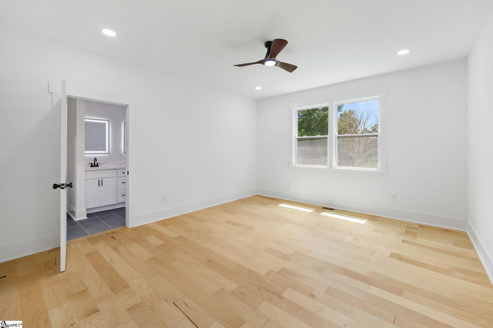 917 2nd Avenue Property Photo 13