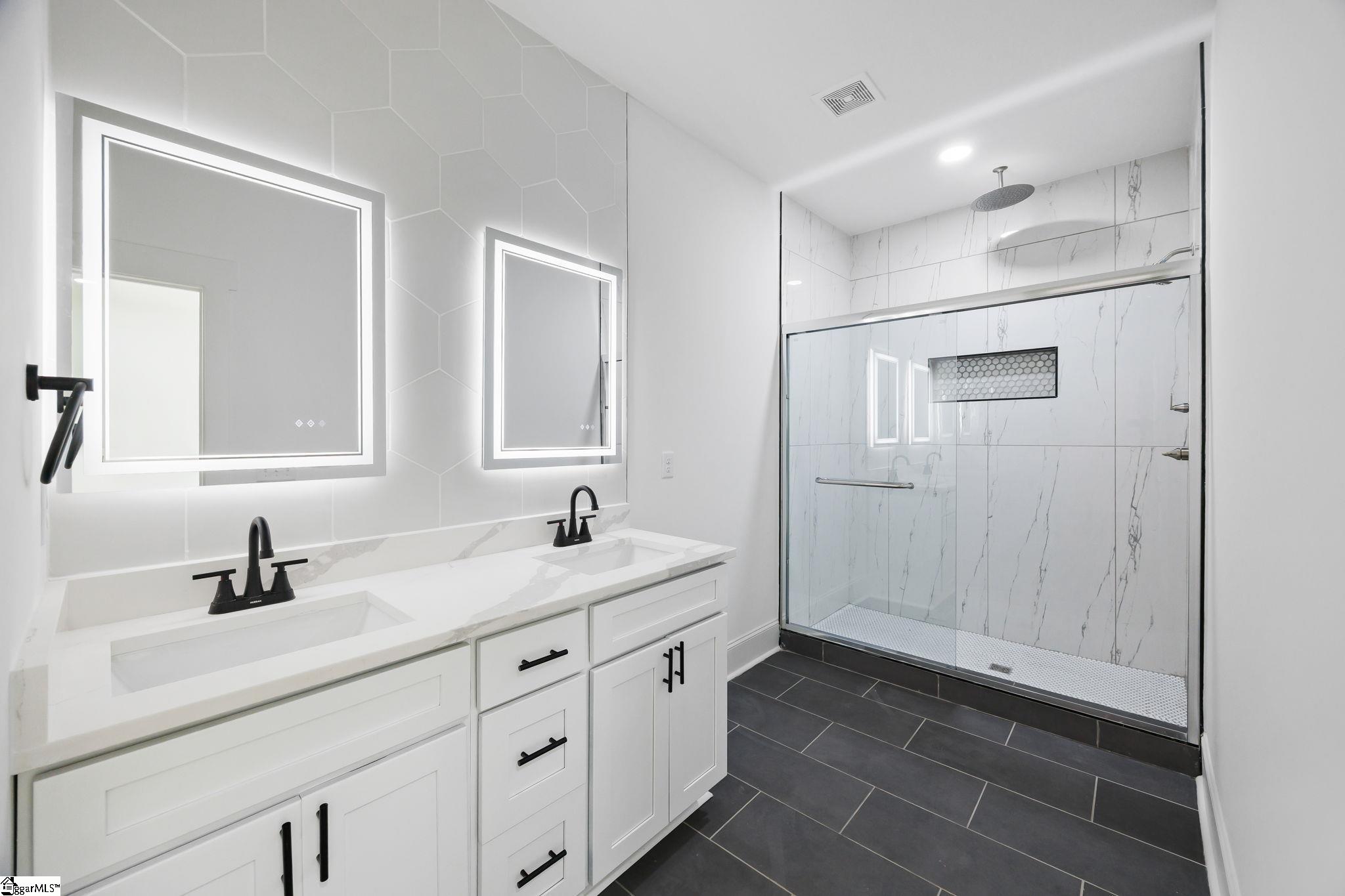 917 2nd Avenue Property Photo 15