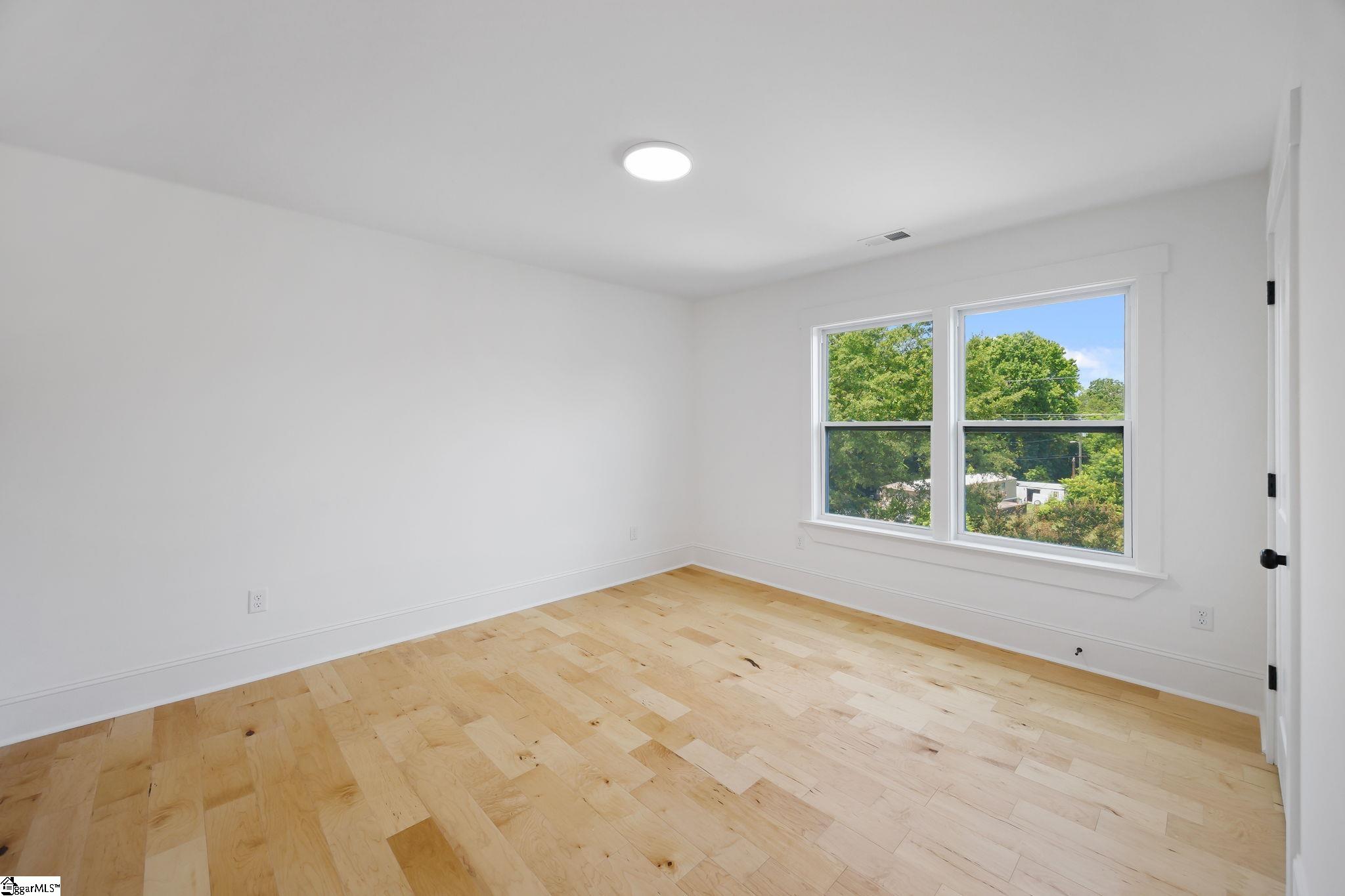 917 2nd Avenue Property Photo 23