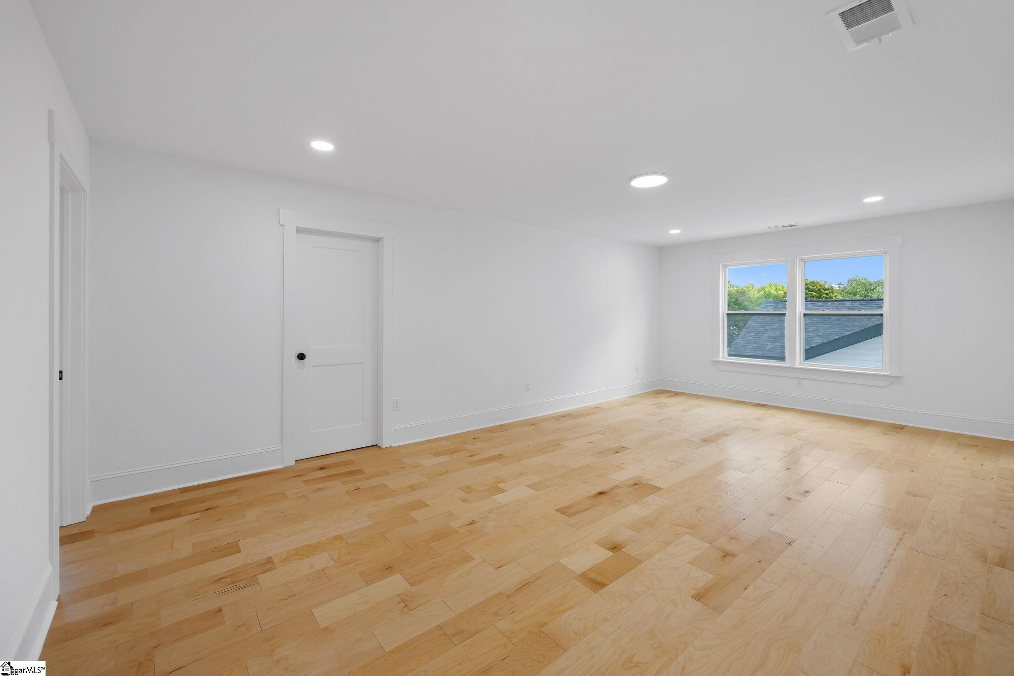 917 2nd Avenue Property Photo 25