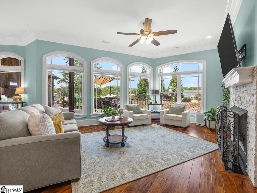 504 World Tour Drive Property Photo 13