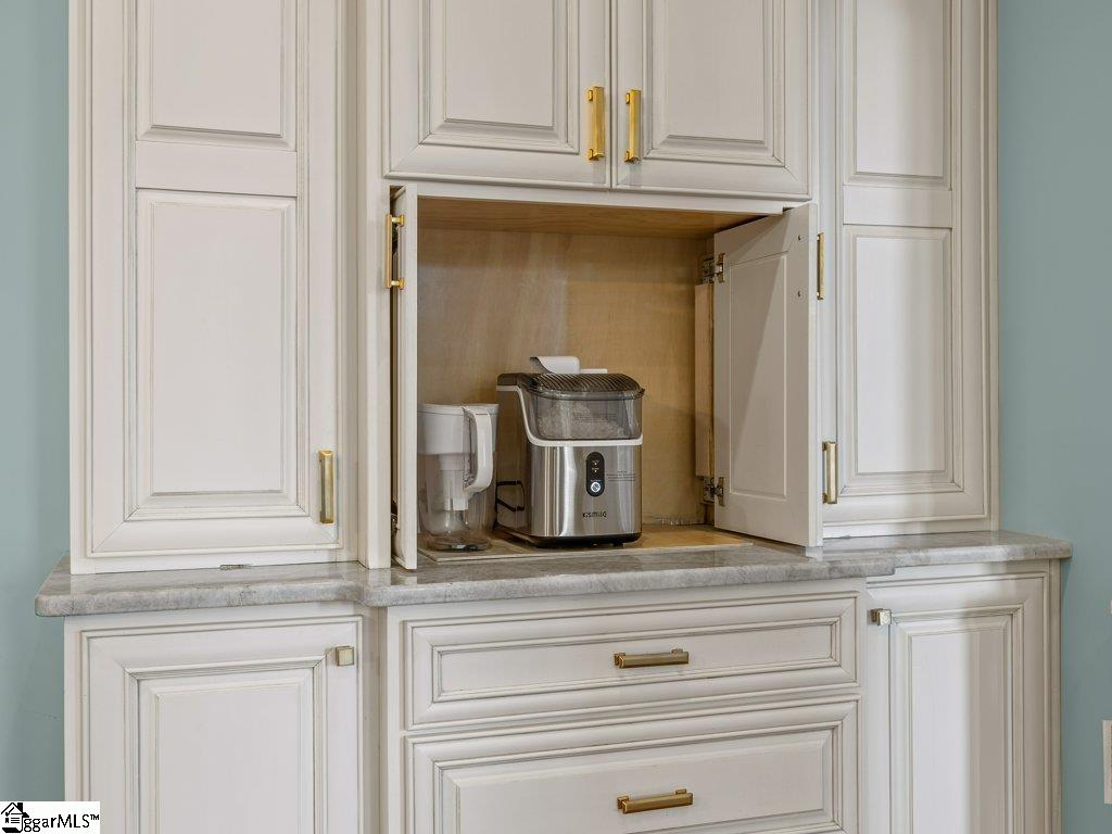 504 World Tour Drive Property Photo 19