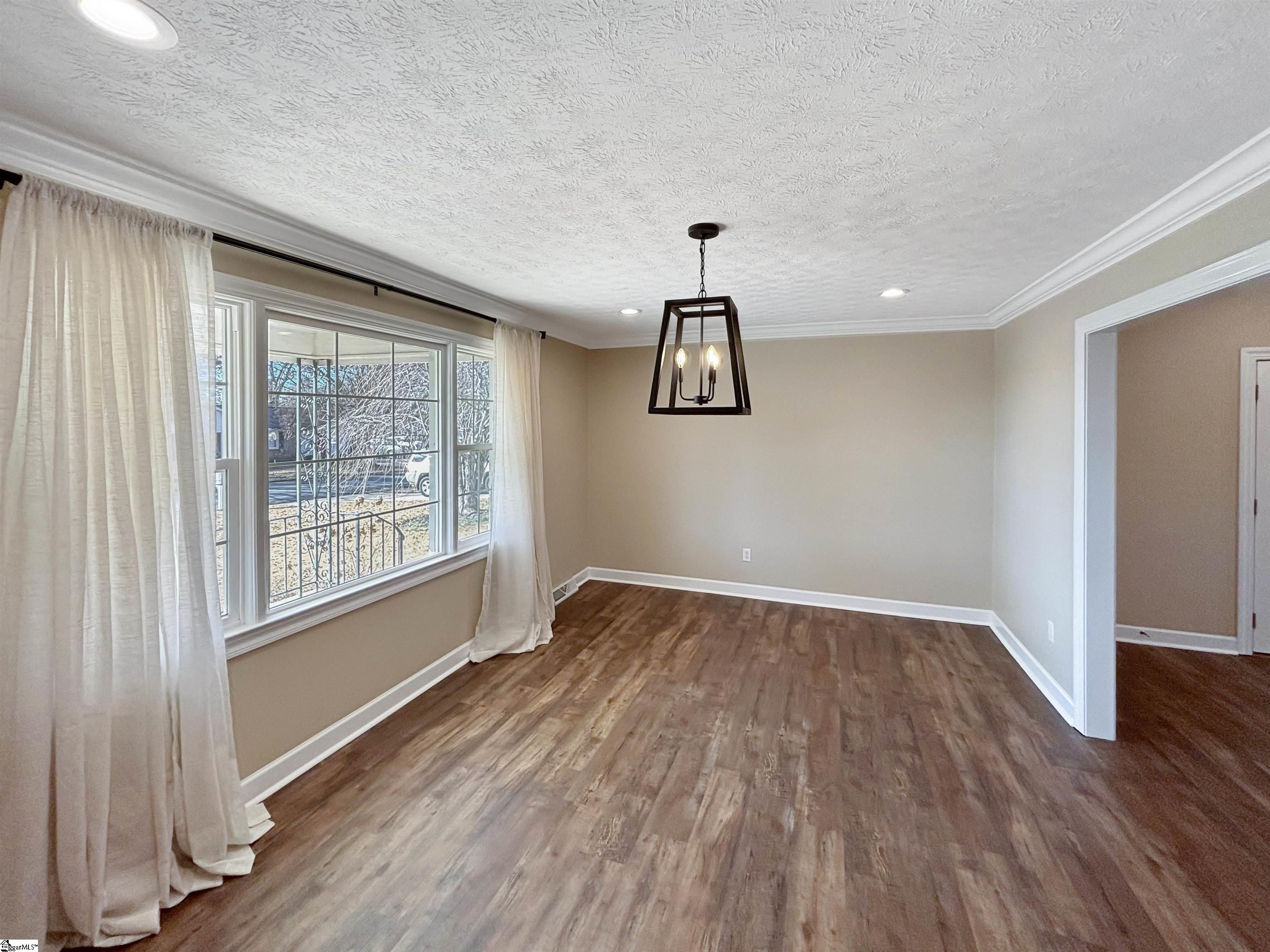 1597527 Property Photo 3
