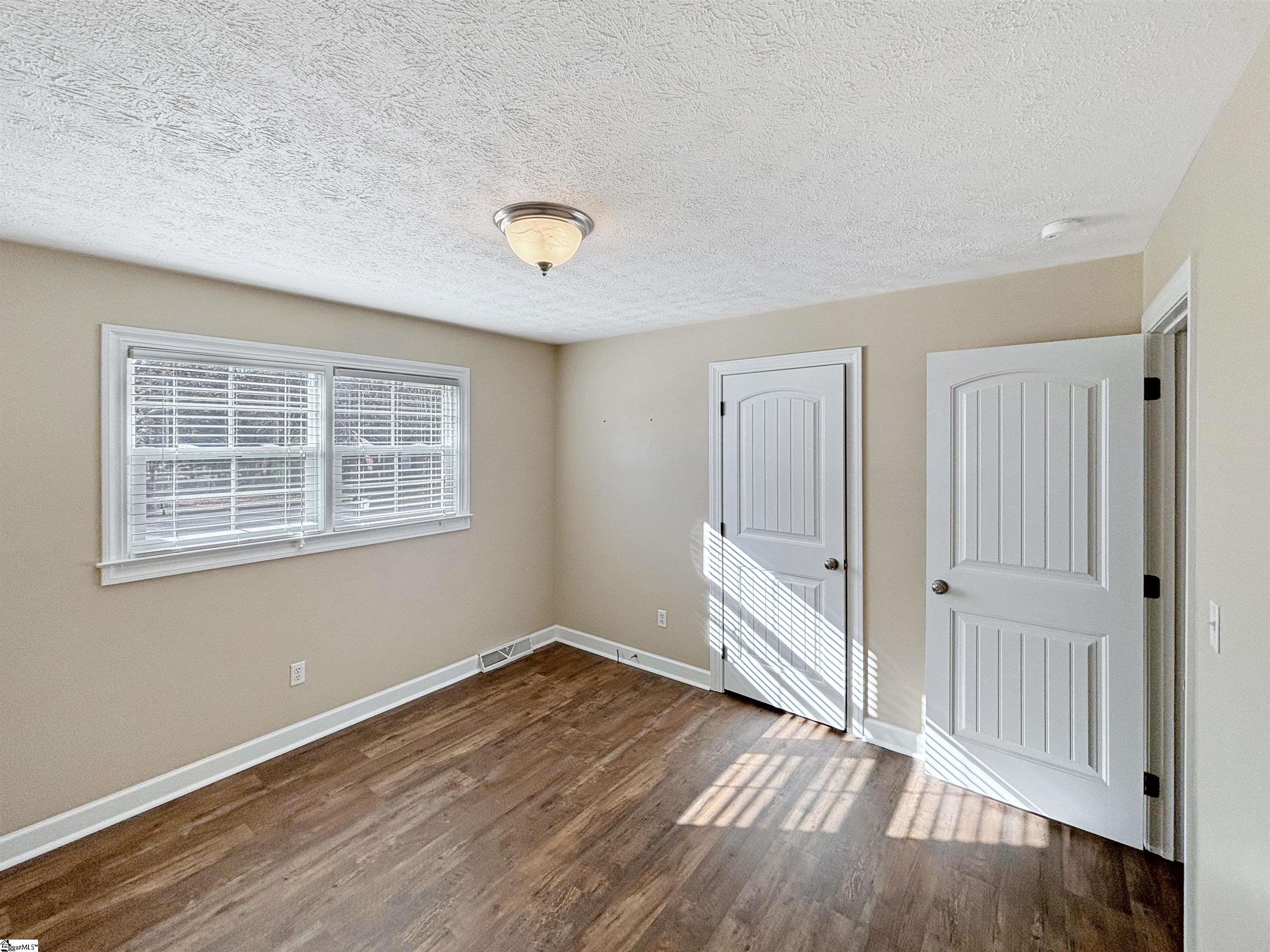 1597527 Property Photo 13