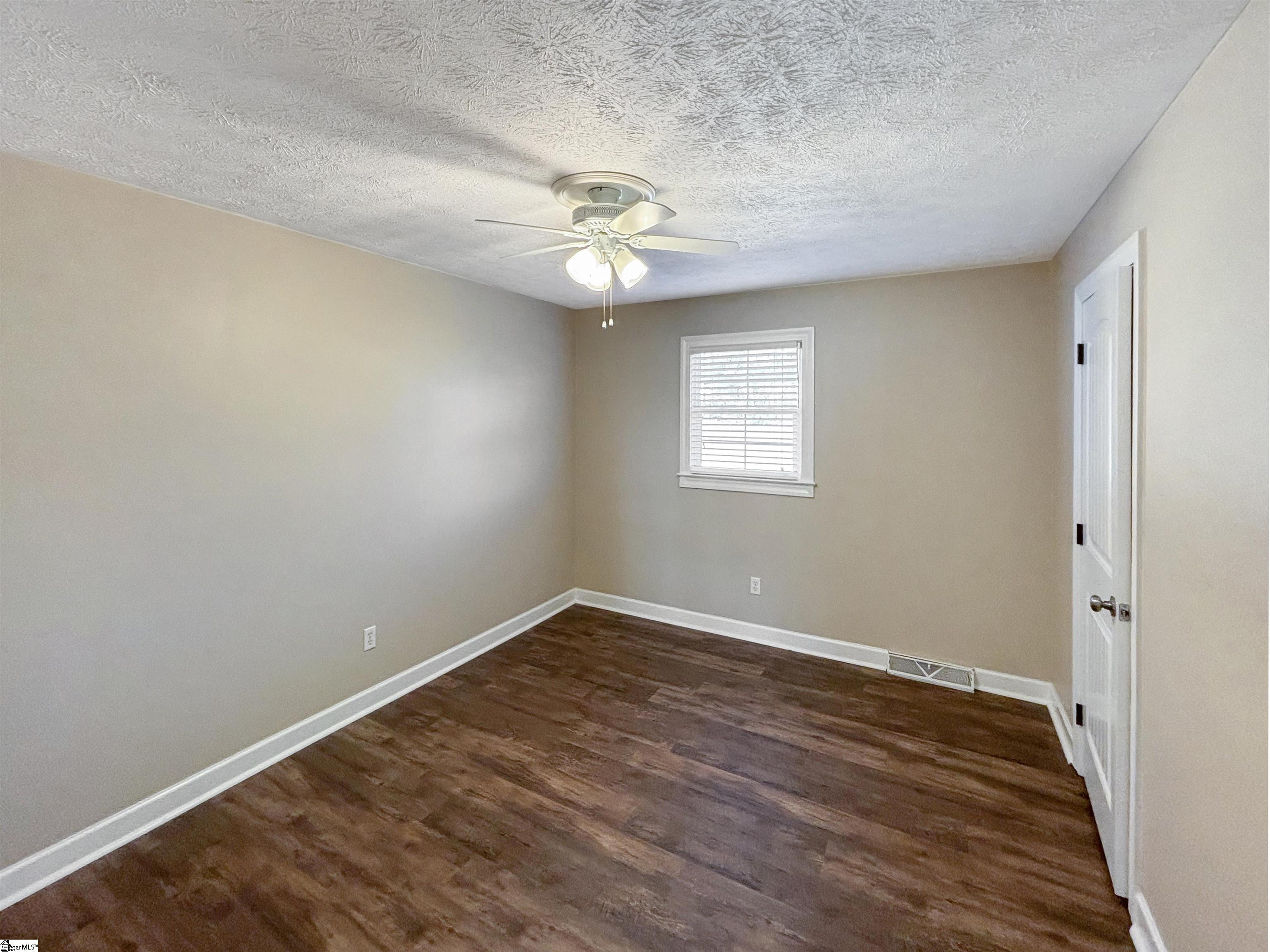 1597527 Property Photo 14