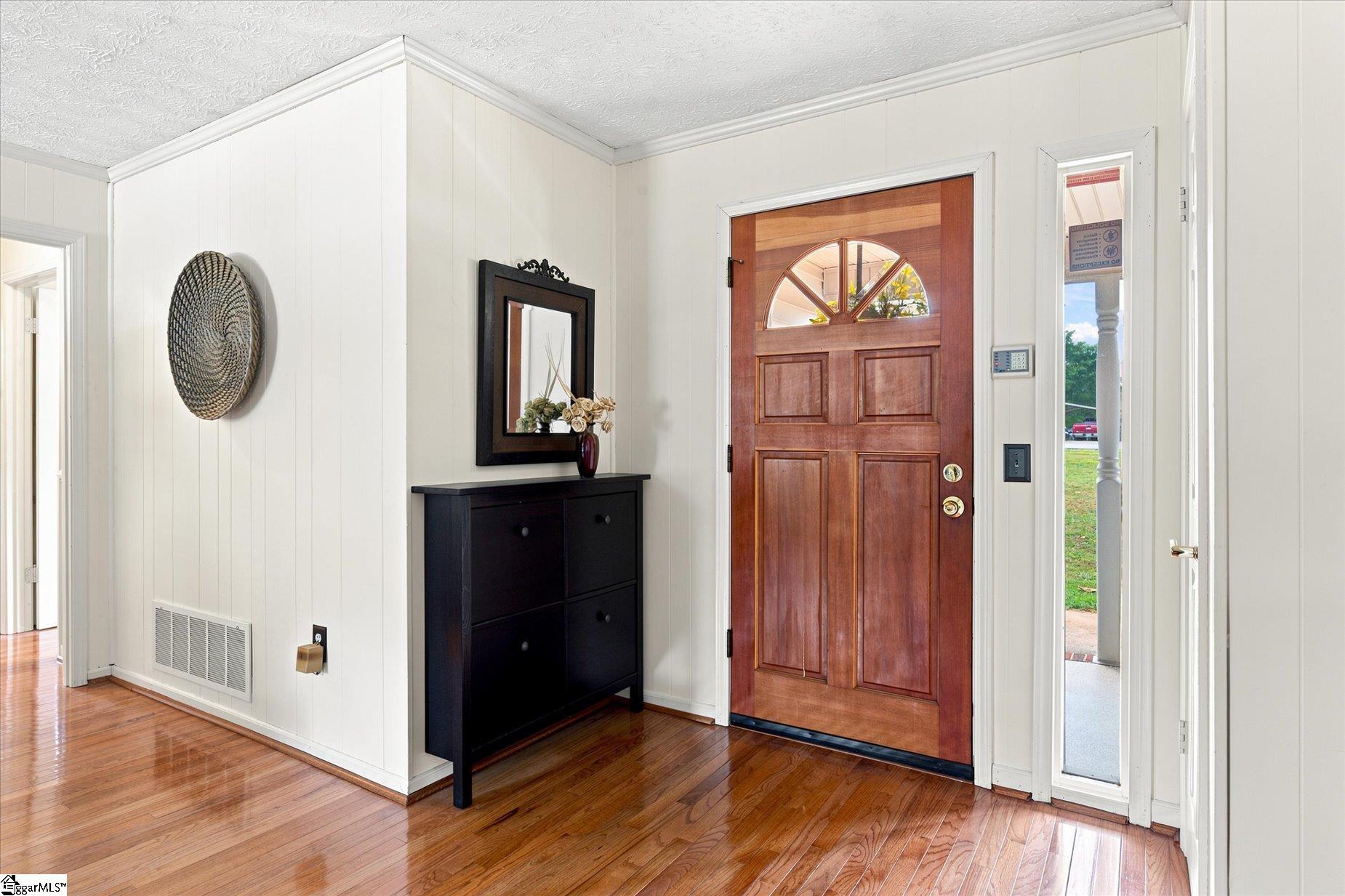 208 Pineview Drive Property Photo 11